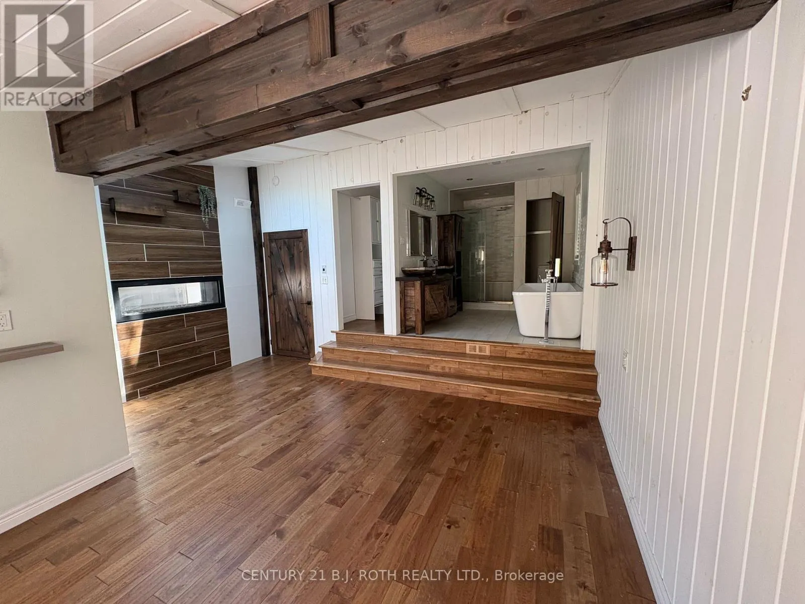 288 RIVER ROAD E