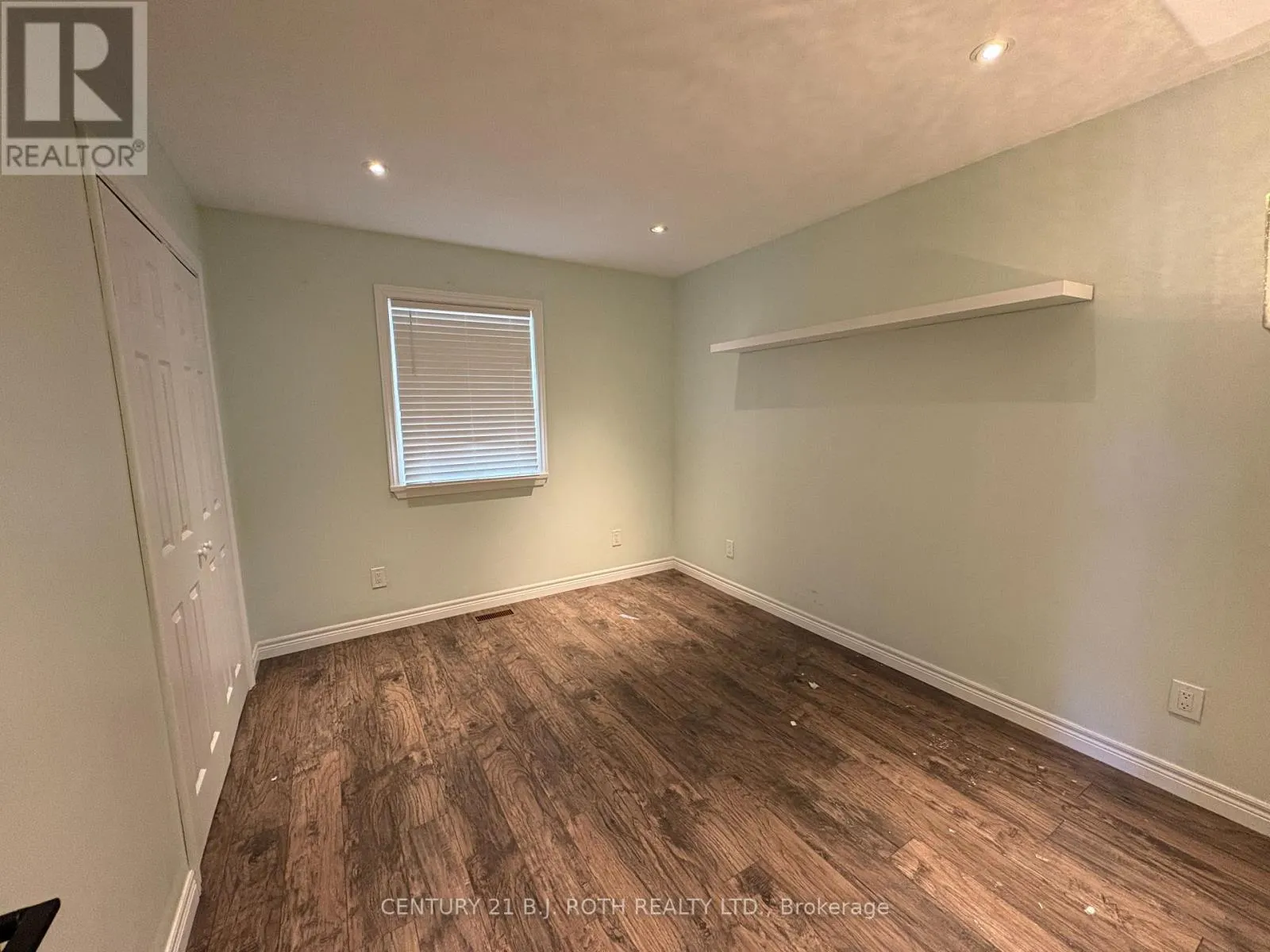 288 RIVER ROAD E