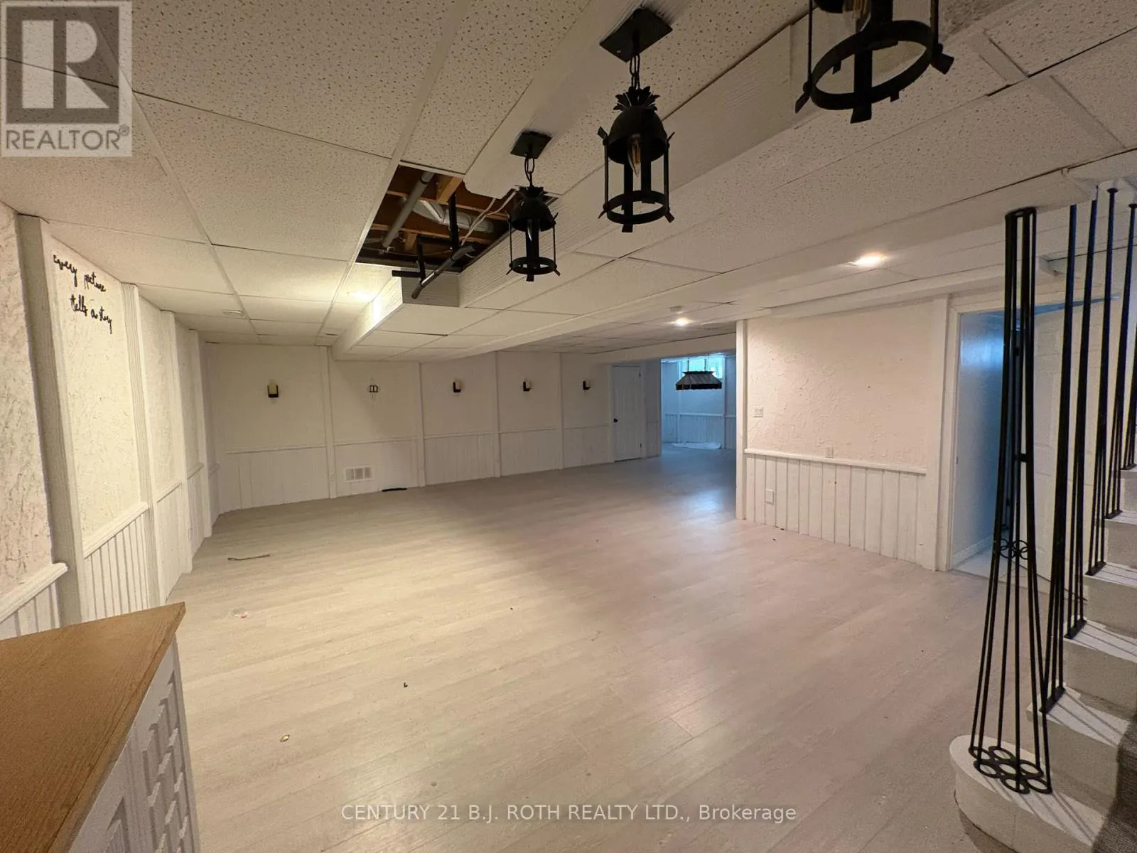 288 RIVER ROAD E