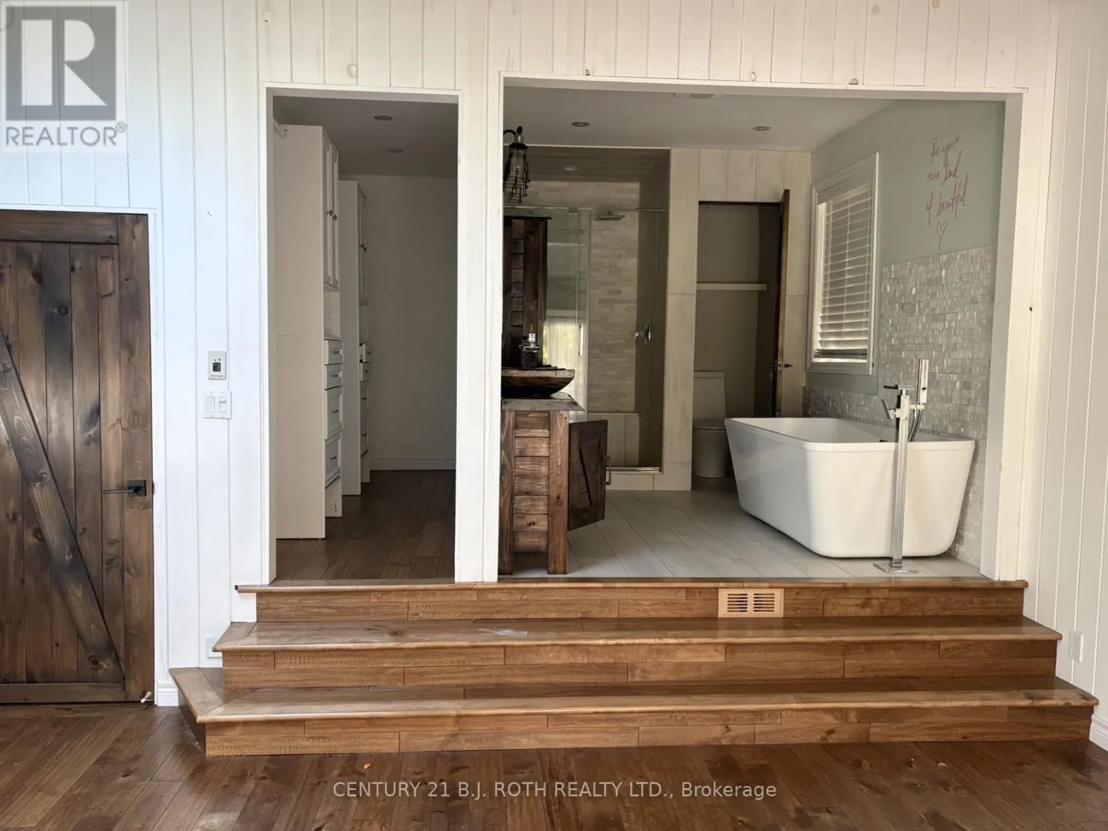 288 RIVER ROAD E