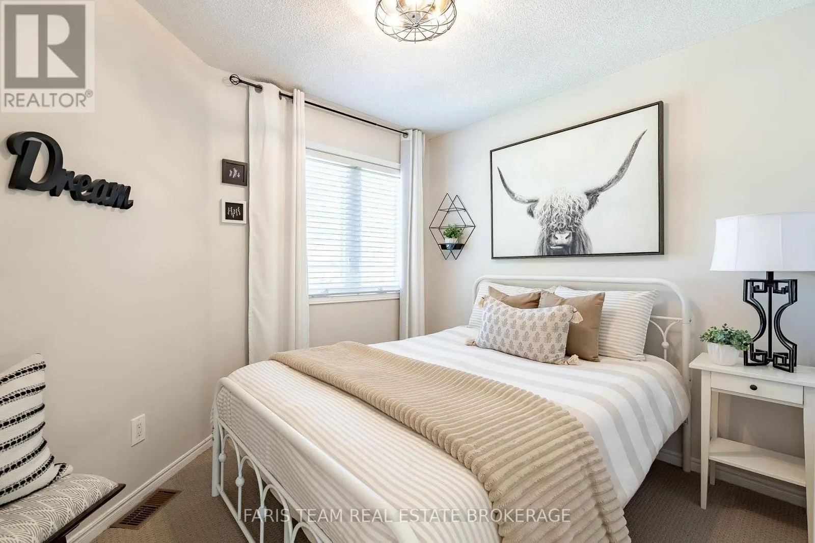 59 - 145 FAIRWAY CRESCENT