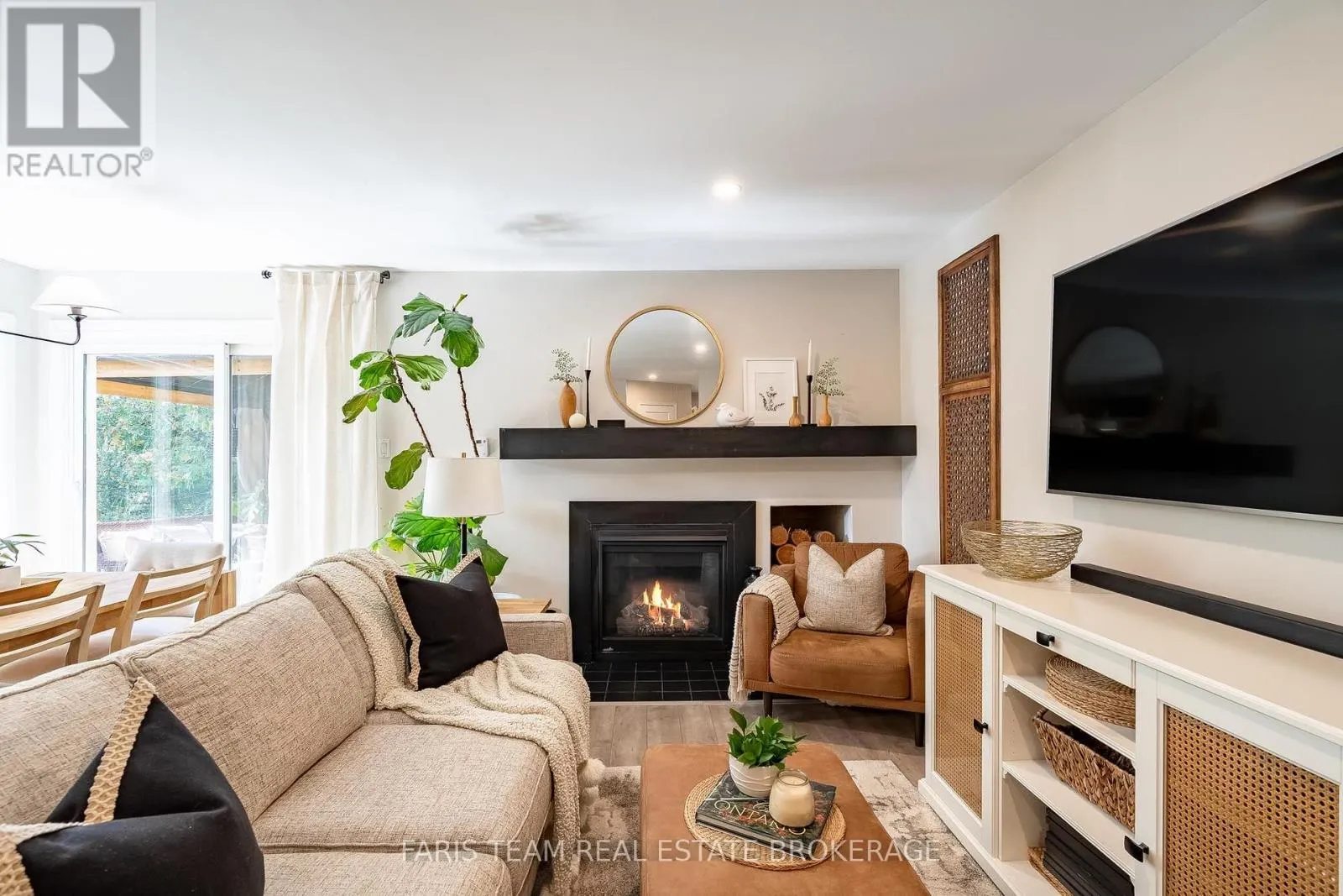59 - 145 FAIRWAY CRESCENT