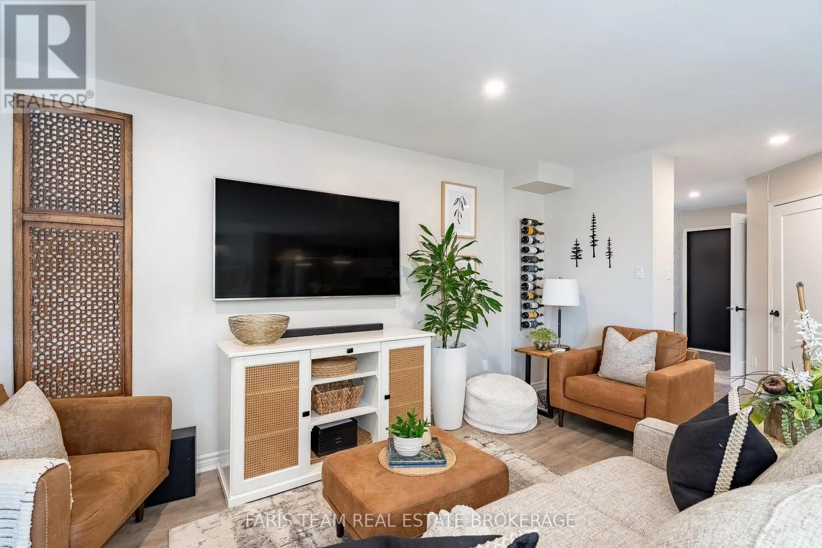 59 - 145 FAIRWAY CRESCENT