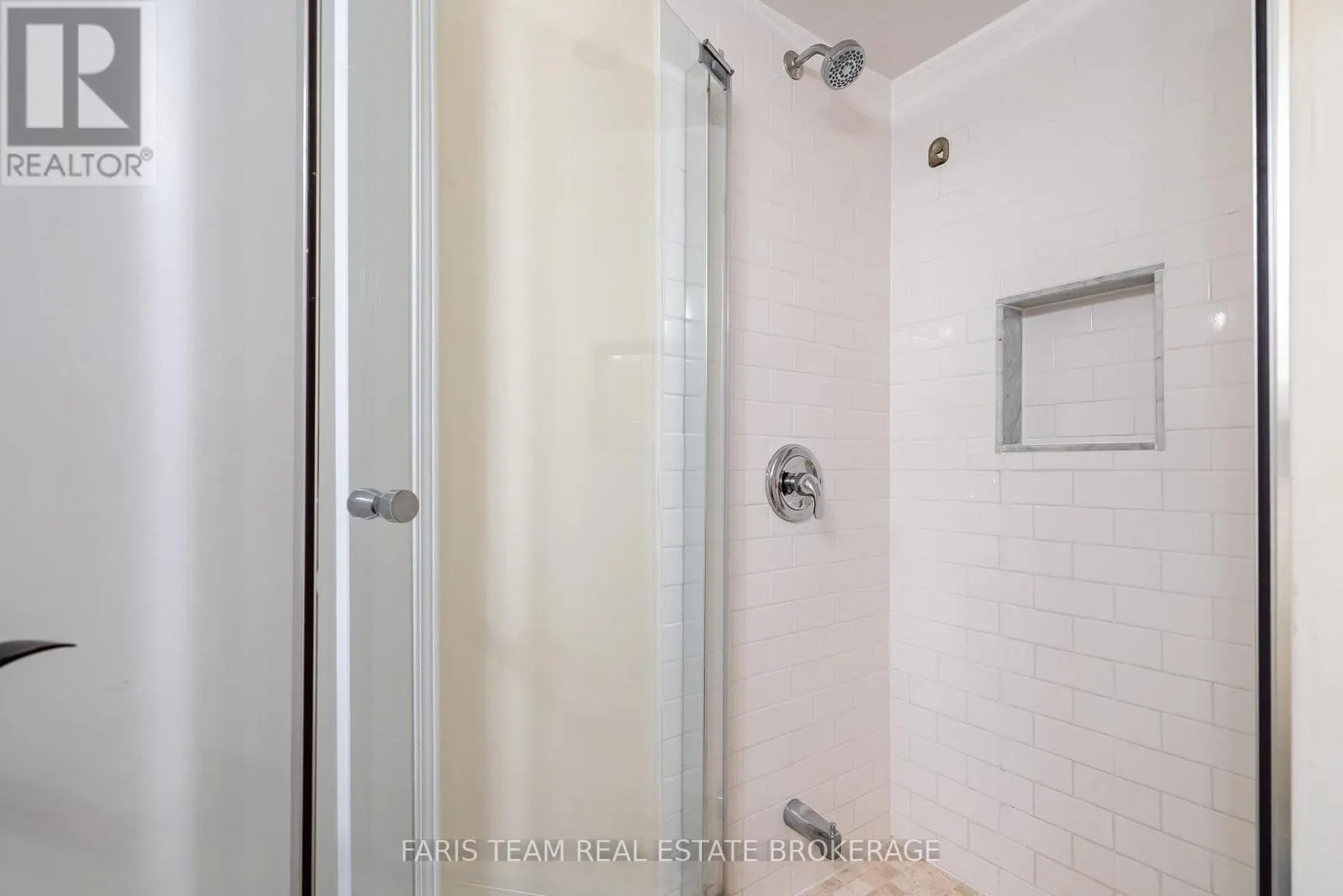 59 - 145 FAIRWAY CRESCENT
