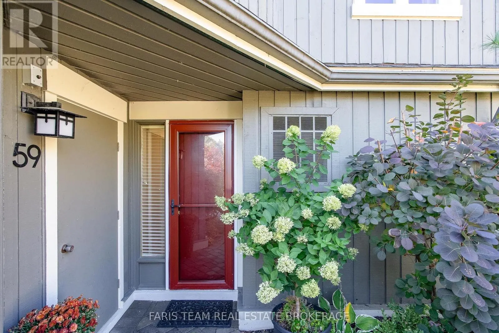 59 - 145 FAIRWAY CRESCENT