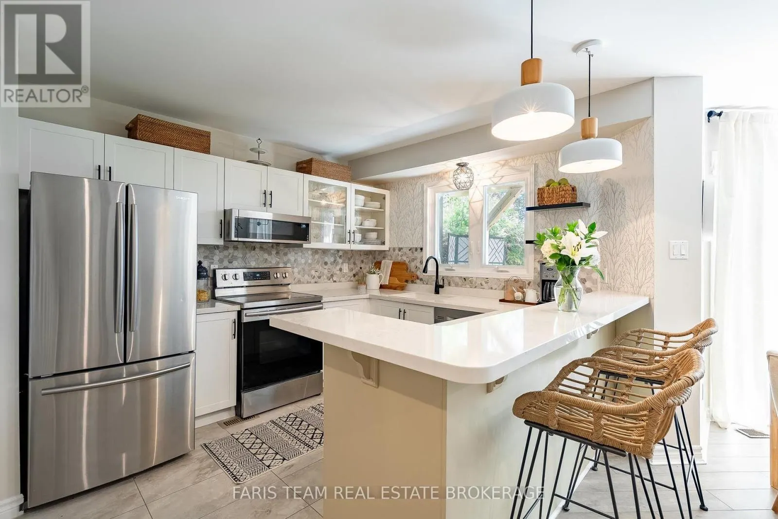59 - 145 FAIRWAY CRESCENT