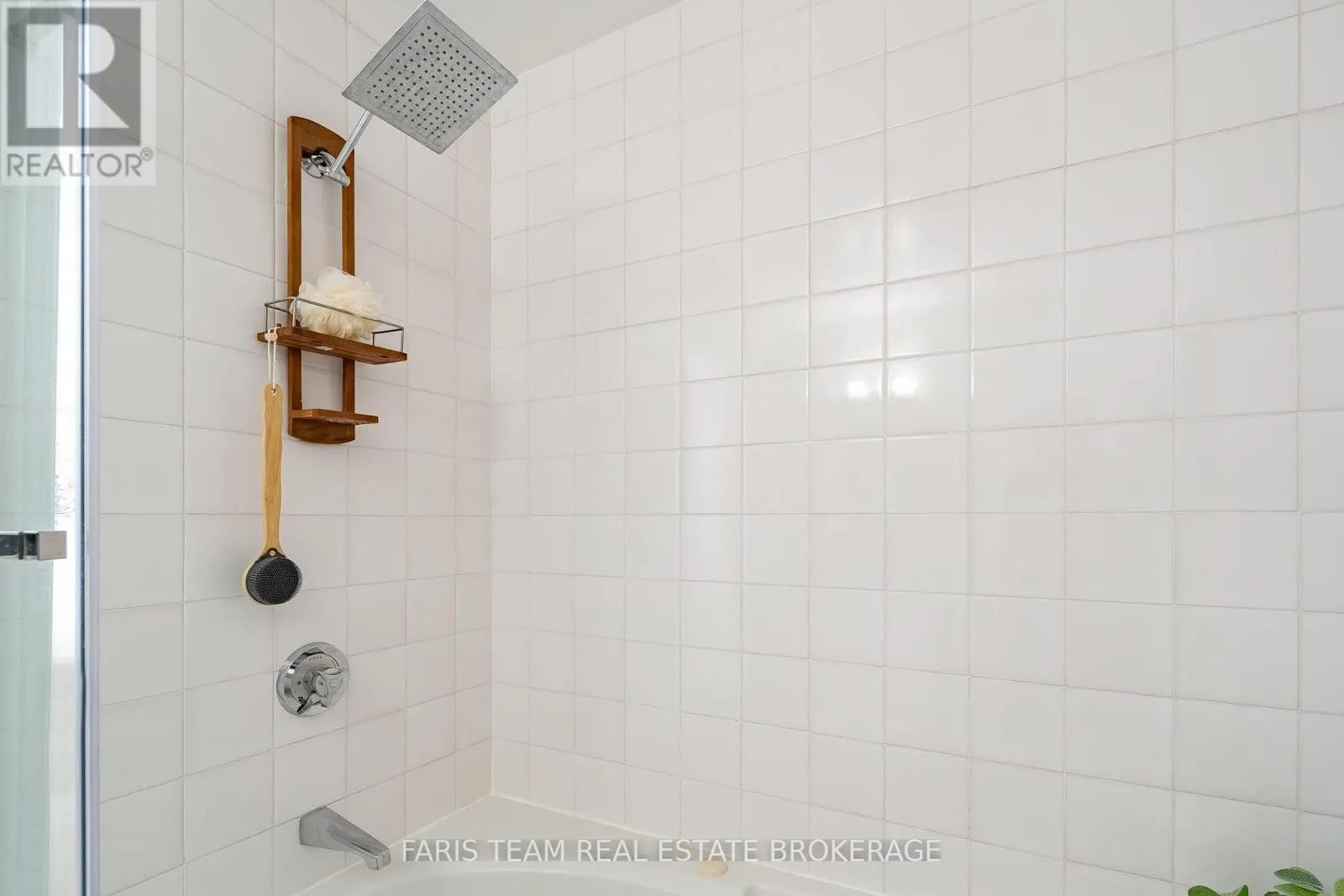 59 - 145 FAIRWAY CRESCENT