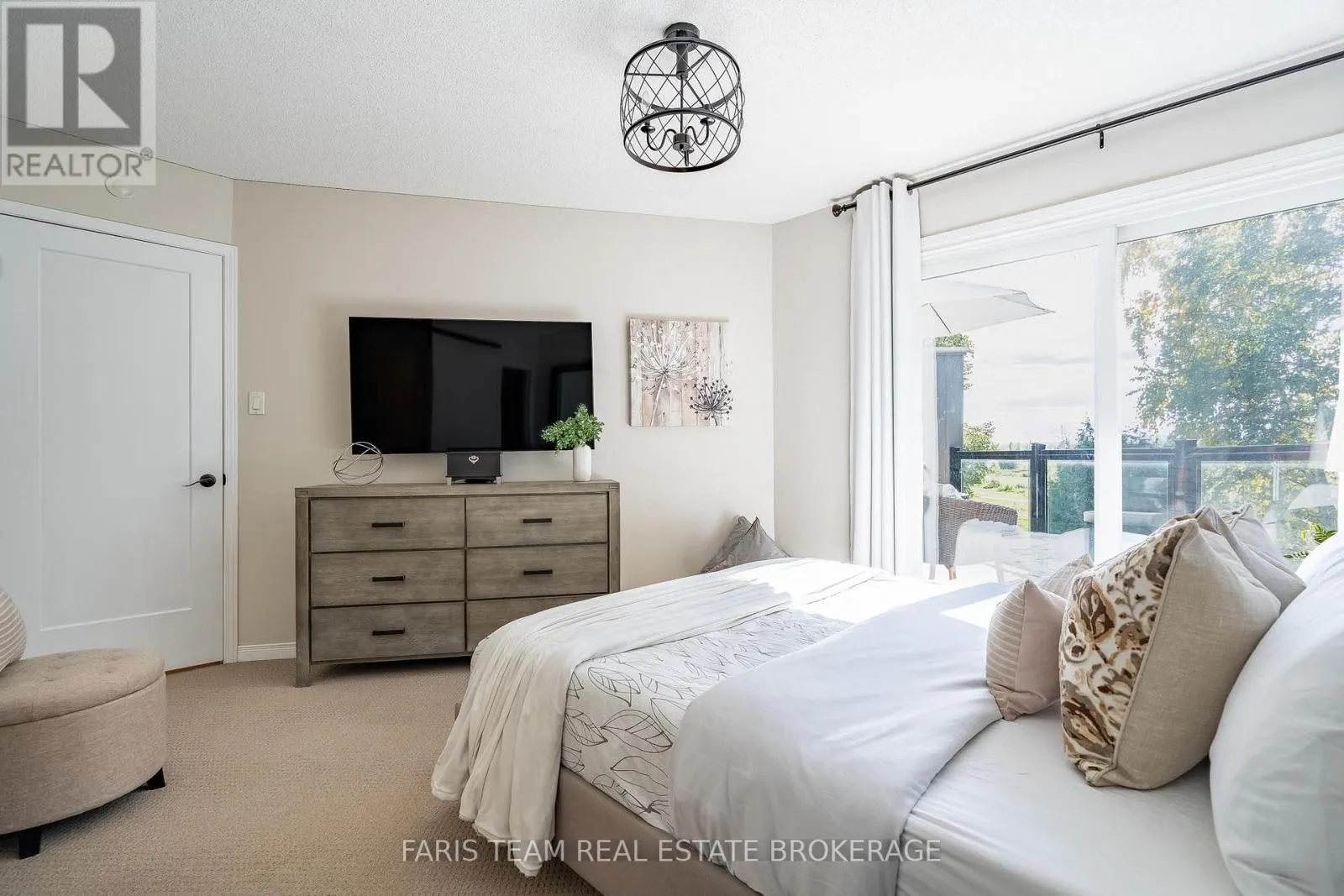 59 - 145 FAIRWAY CRESCENT