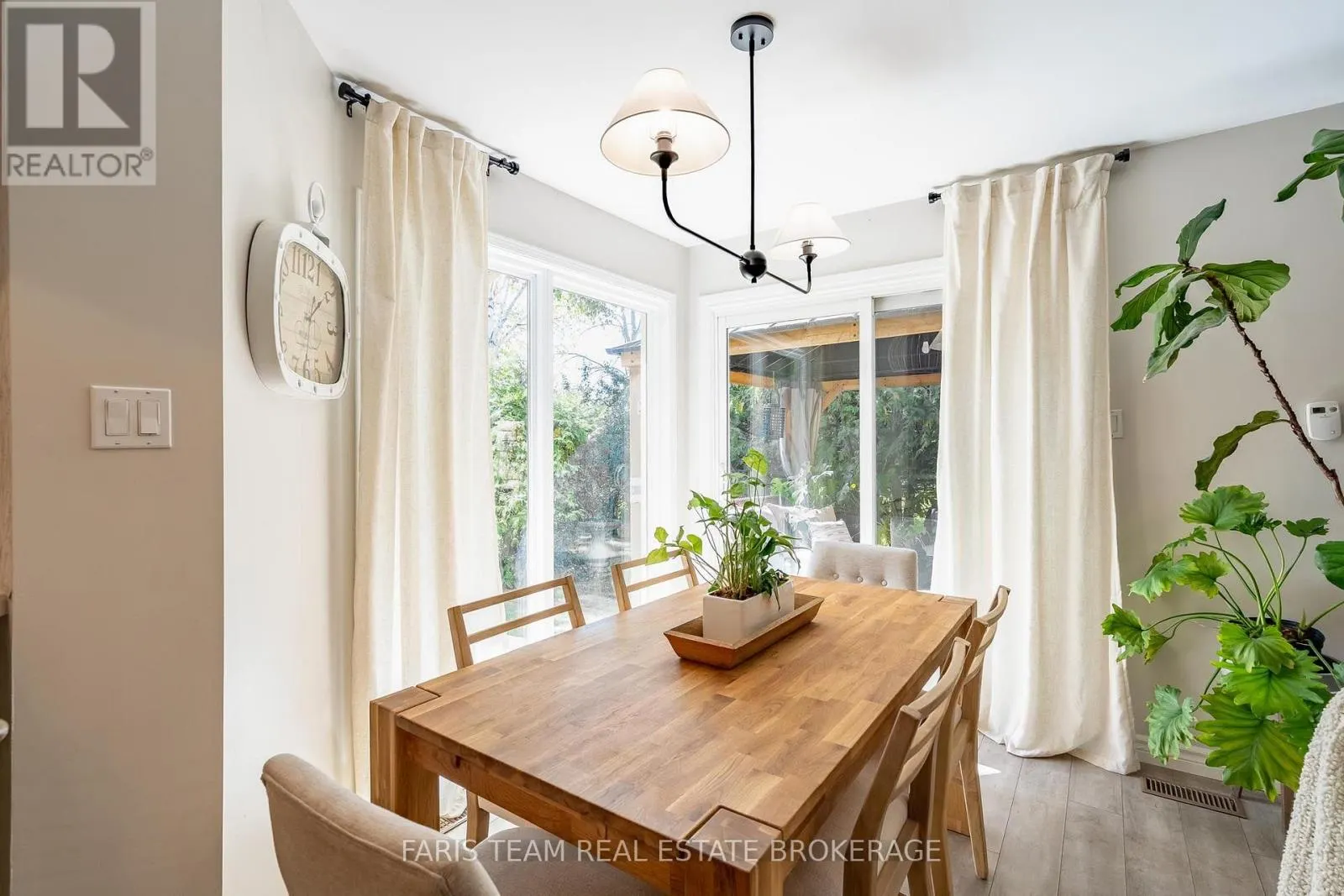 59 - 145 FAIRWAY CRESCENT