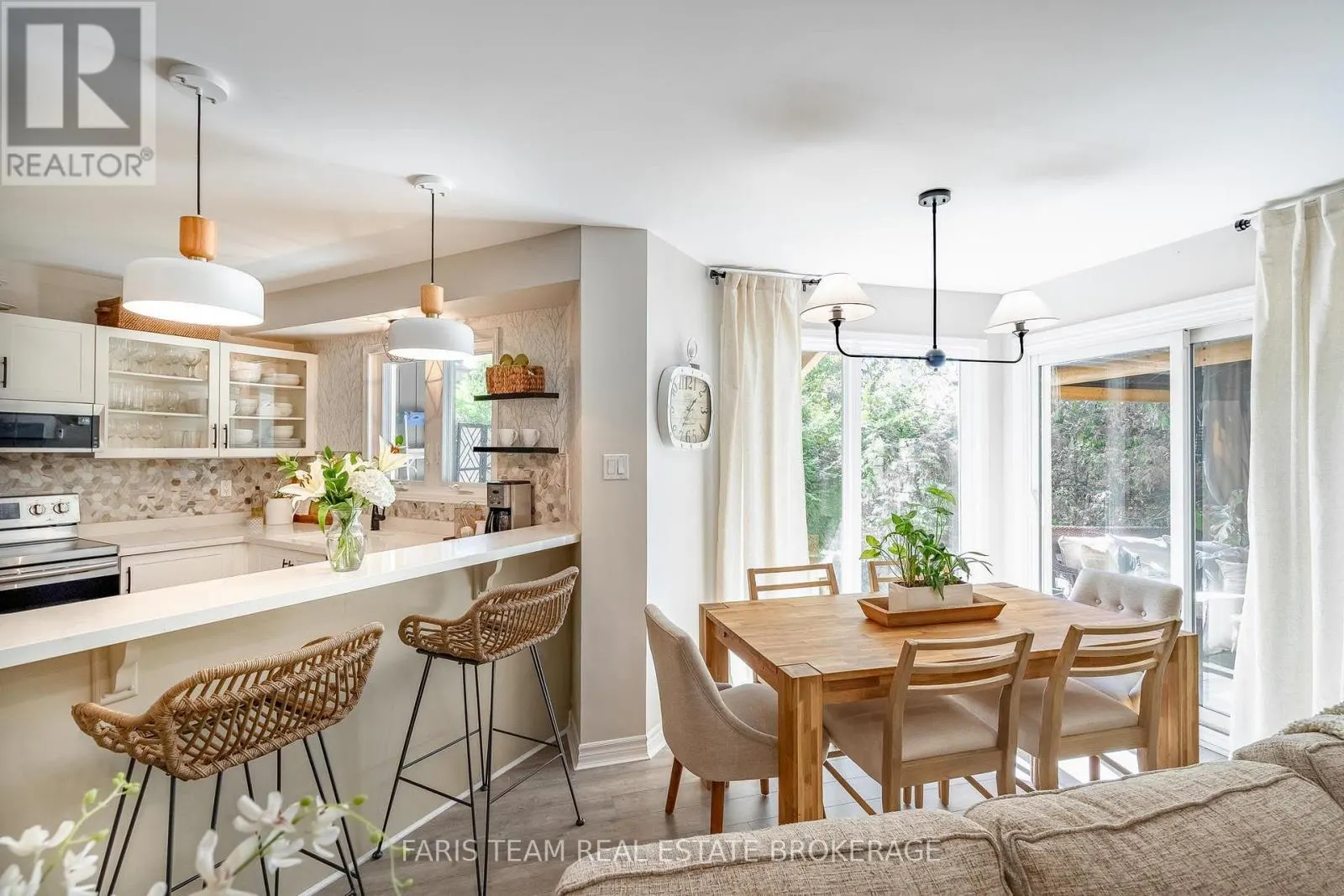 59 - 145 FAIRWAY CRESCENT