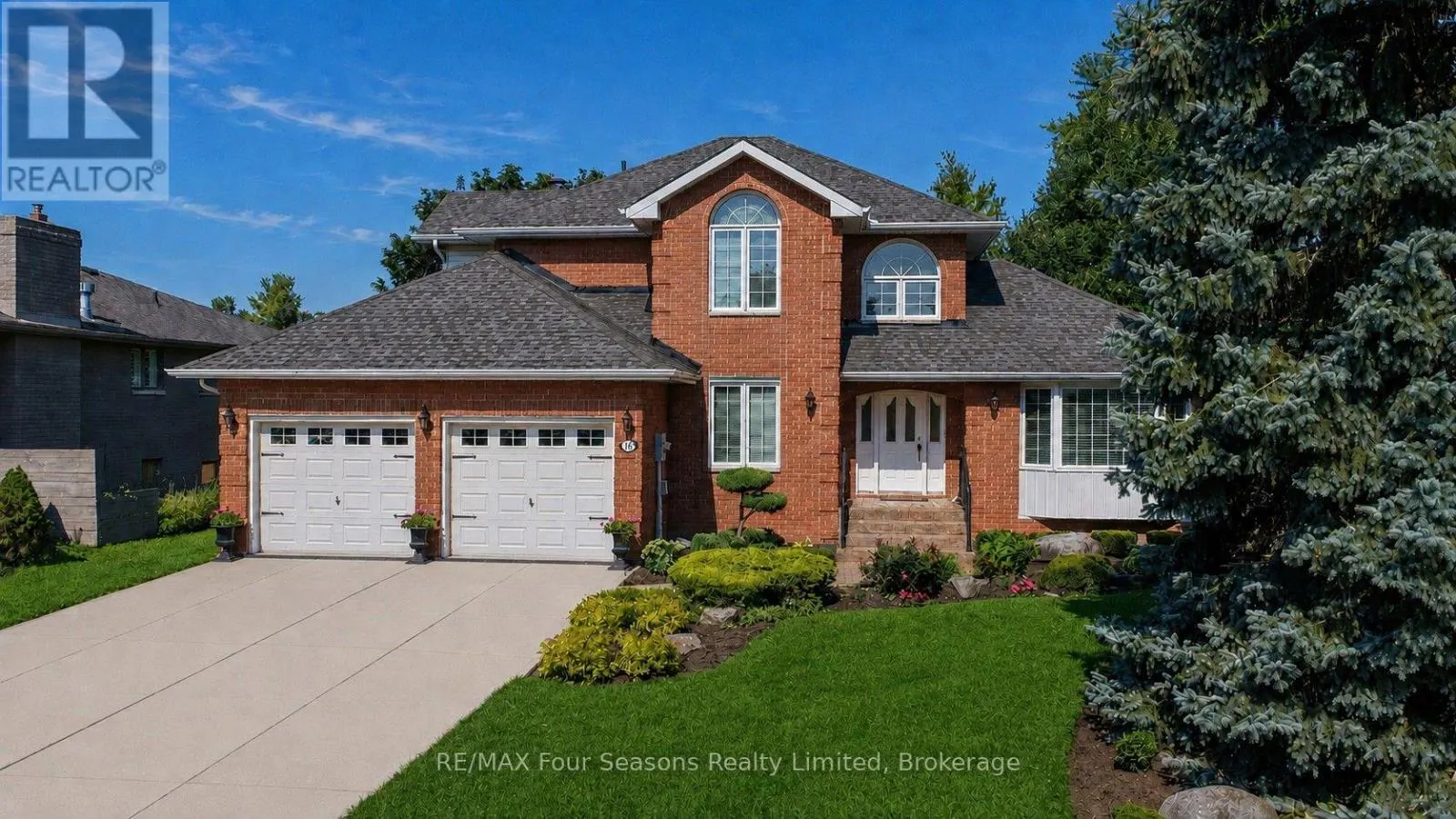 16 CARMICHAEL CRESCENT