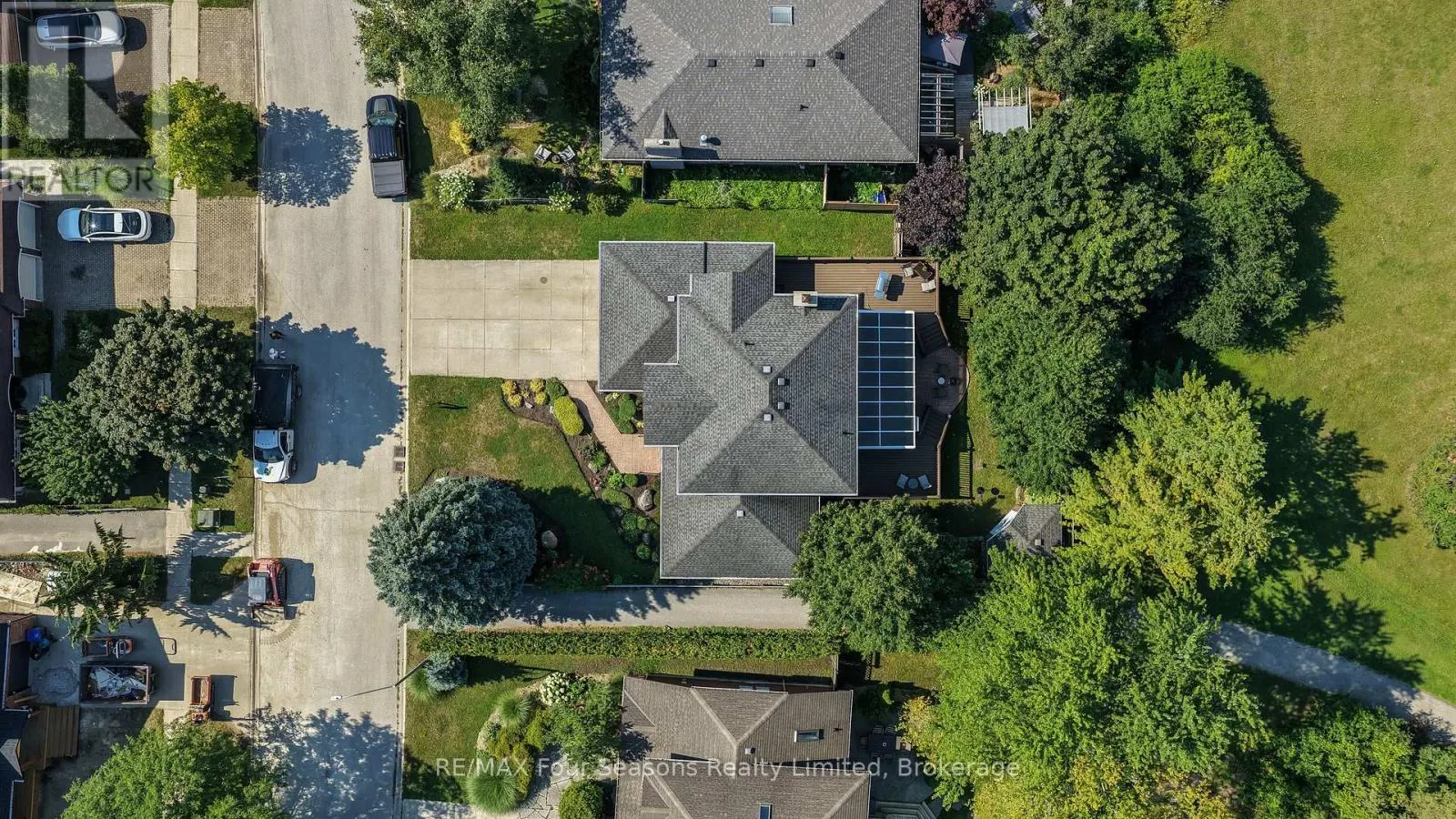 16 CARMICHAEL CRESCENT