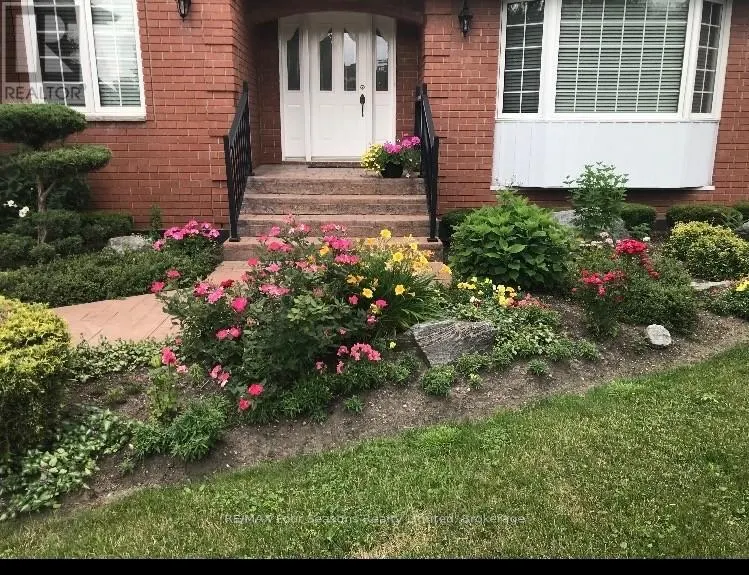 16 CARMICHAEL CRESCENT