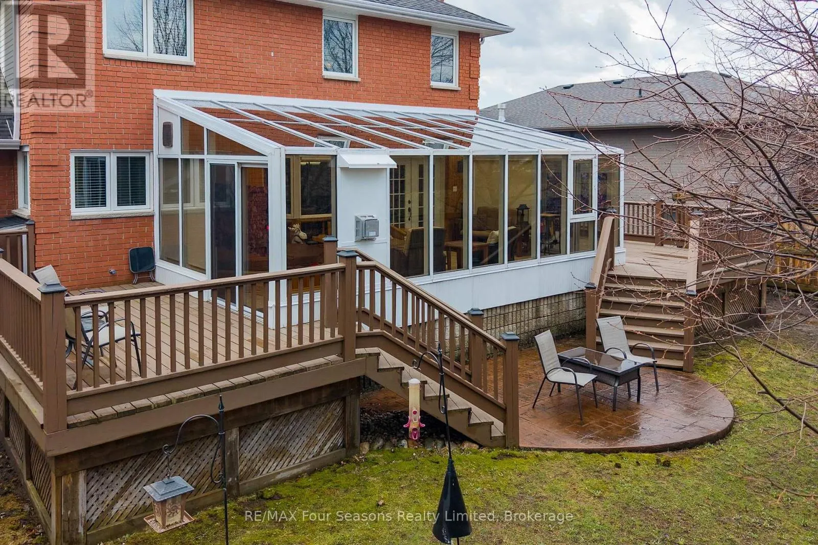 16 CARMICHAEL CRESCENT