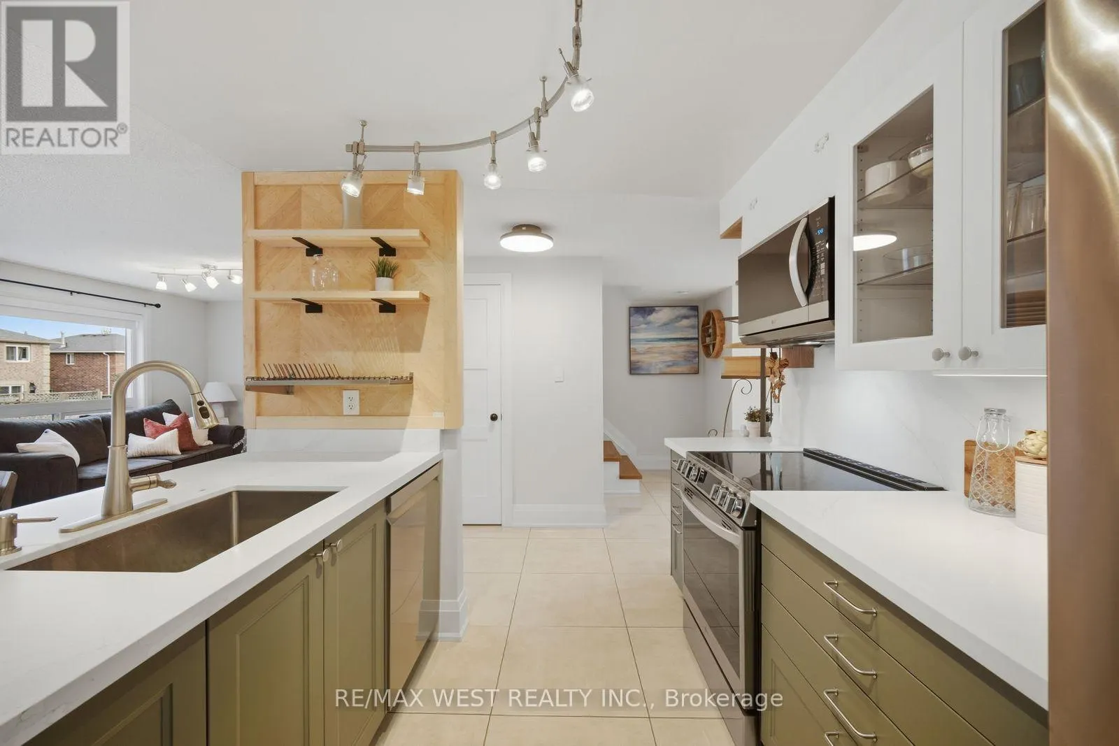 11 AMBLER BAY