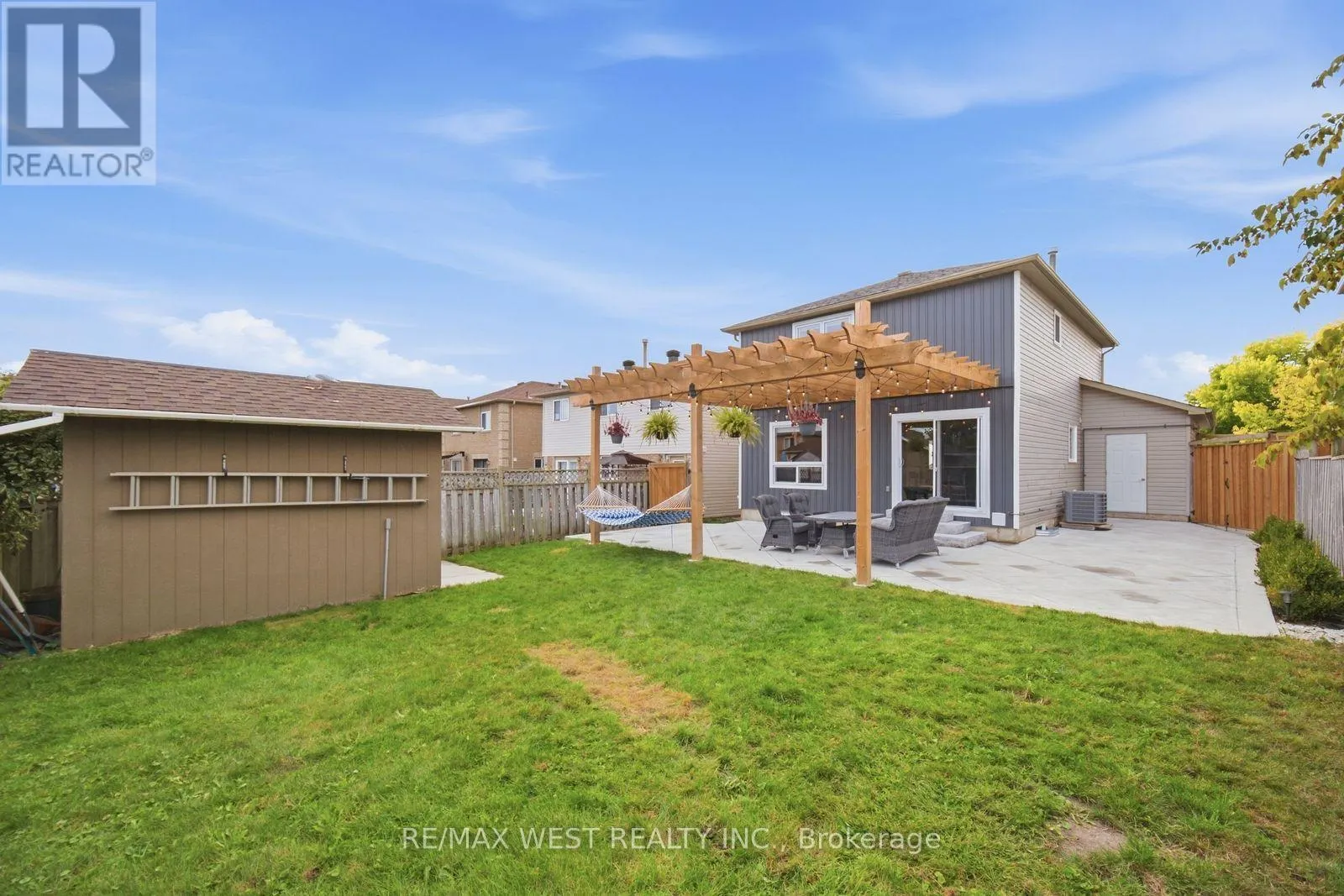 11 AMBLER BAY