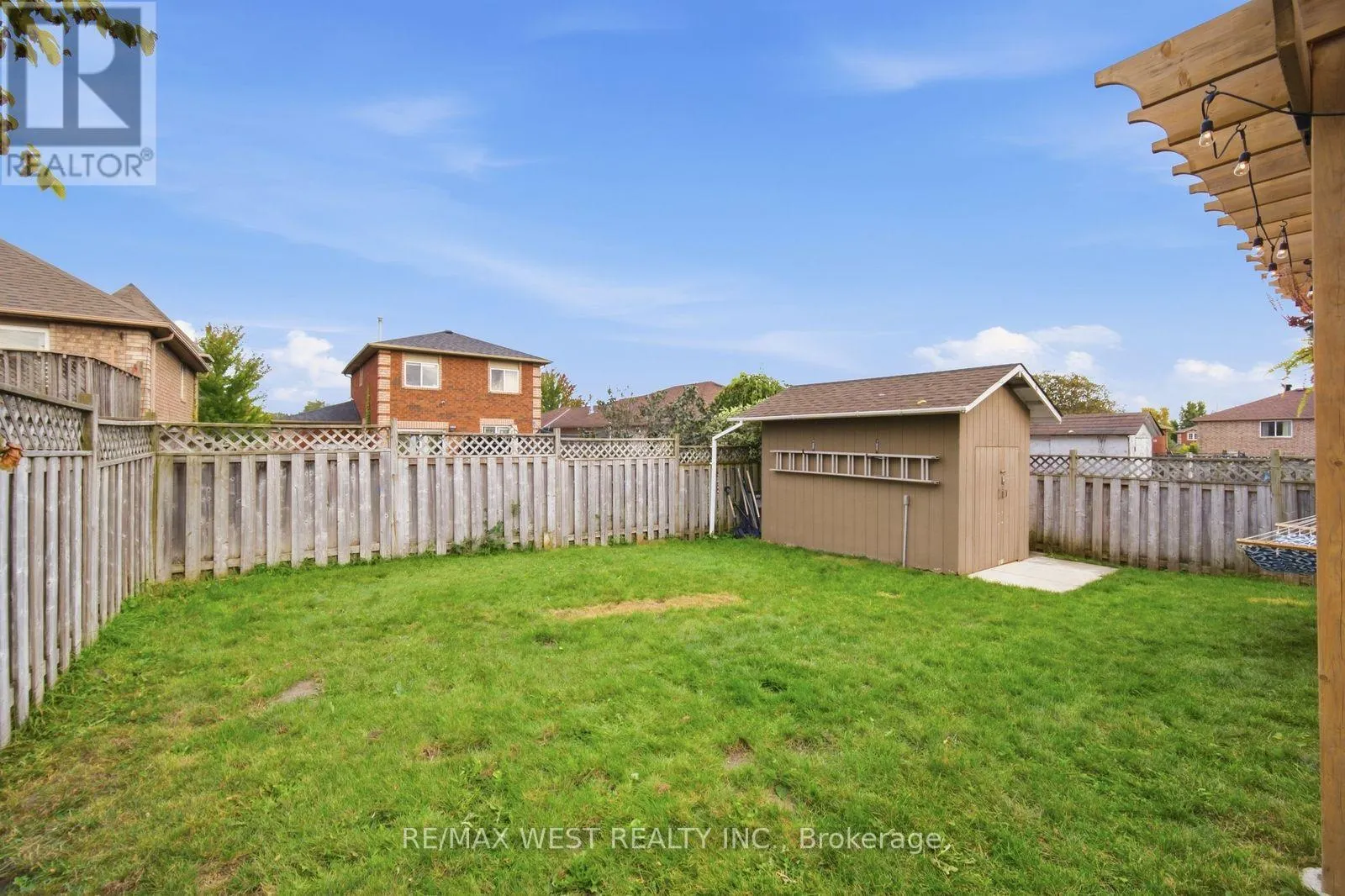 11 AMBLER BAY