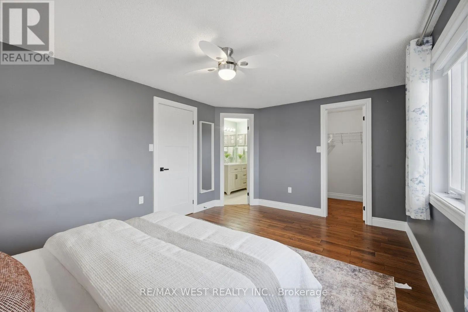 11 AMBLER BAY
