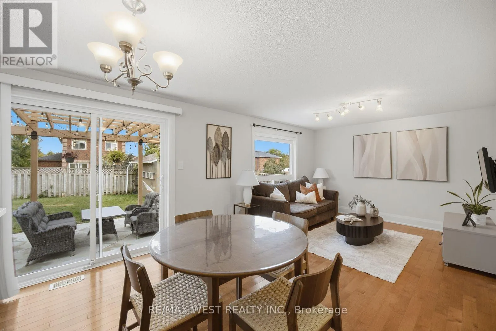 11 AMBLER BAY