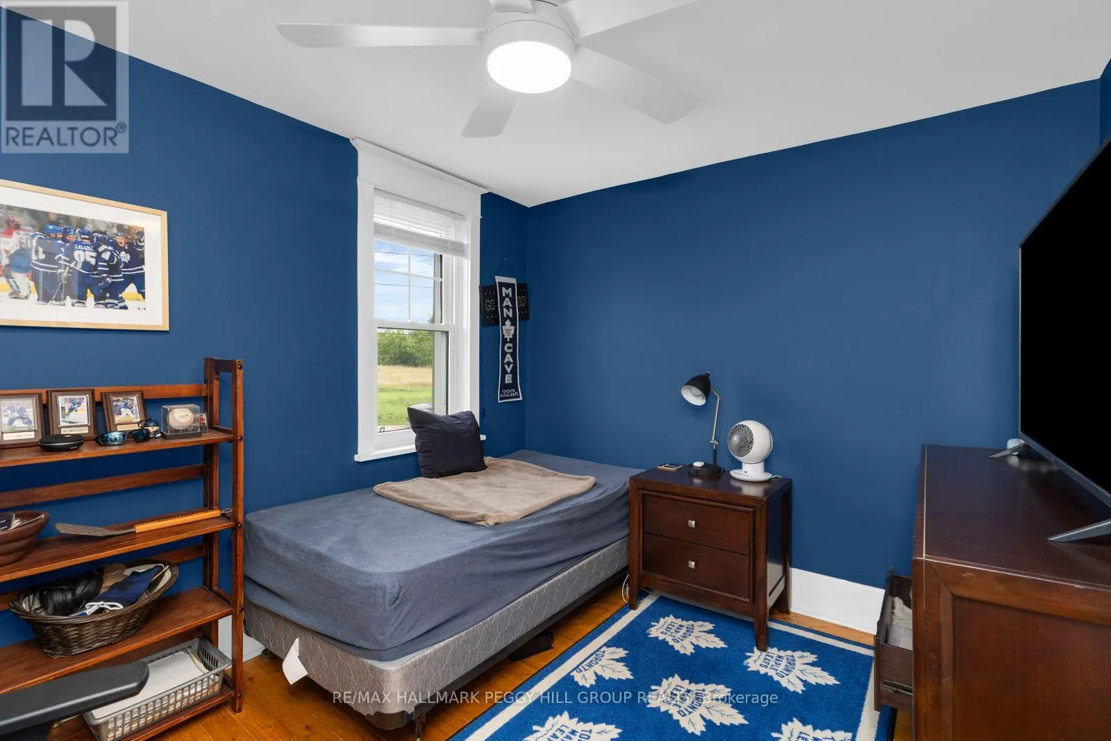 12 BEACON ROAD