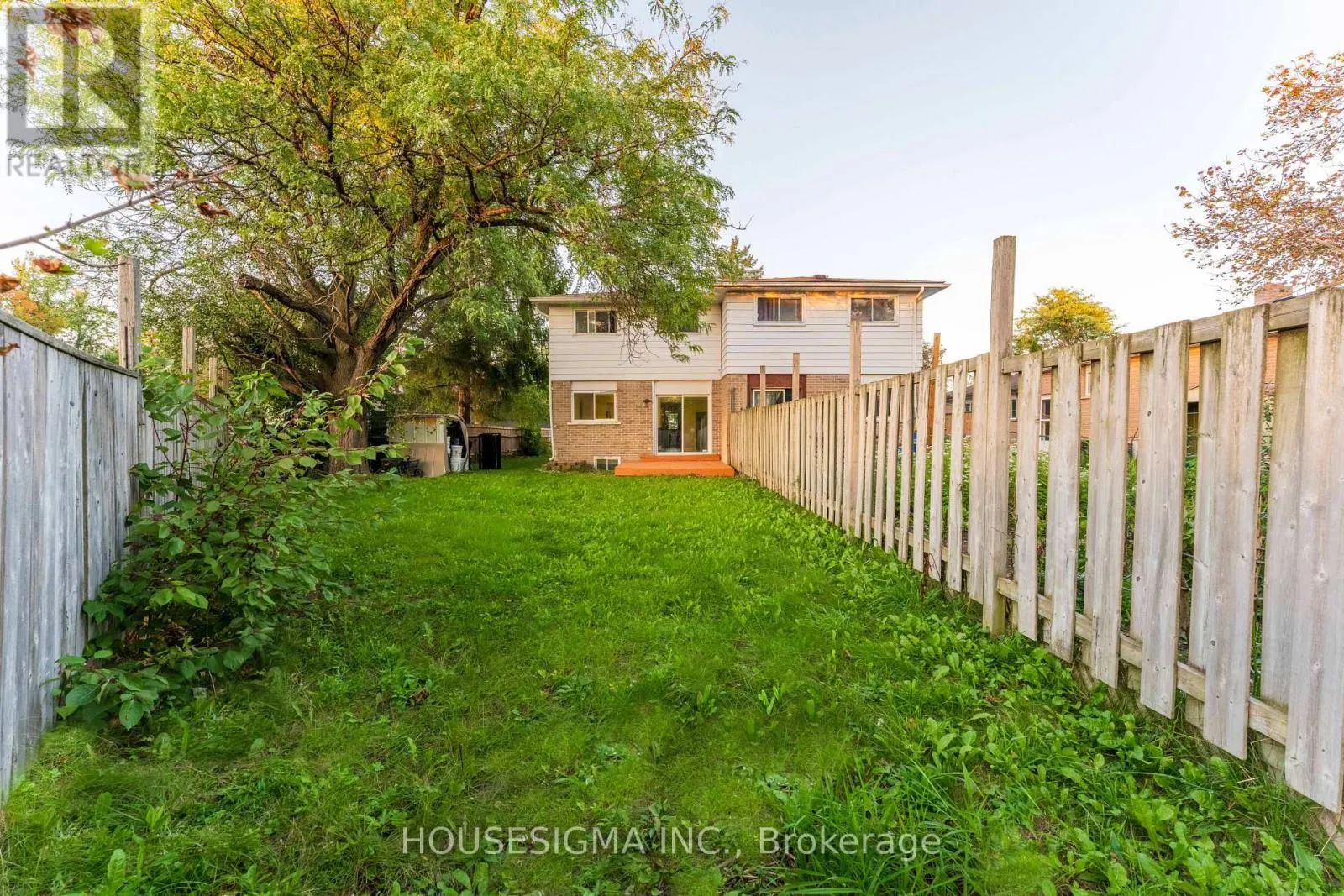 33 COLLEGE CRESCENT