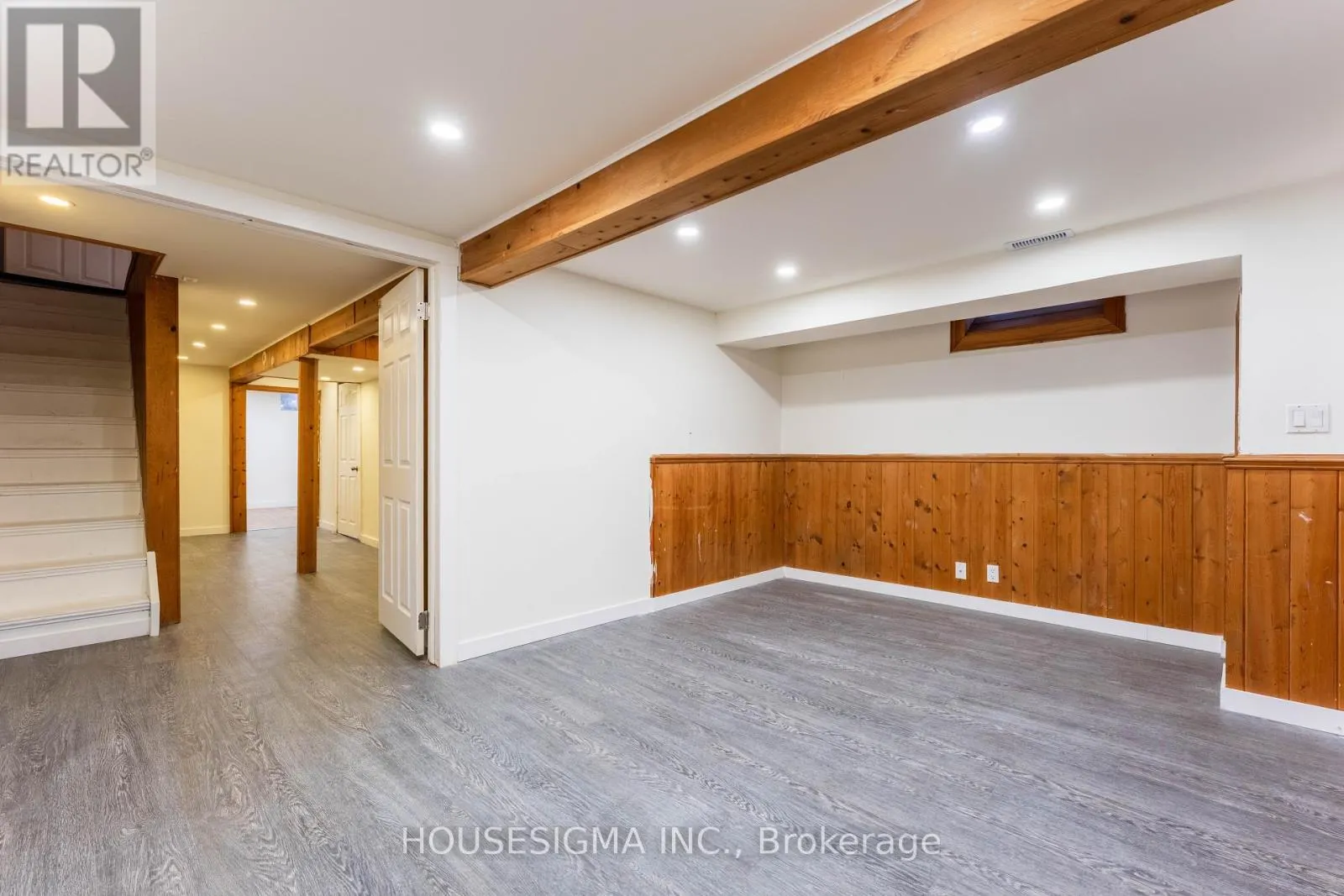 33 COLLEGE CRESCENT