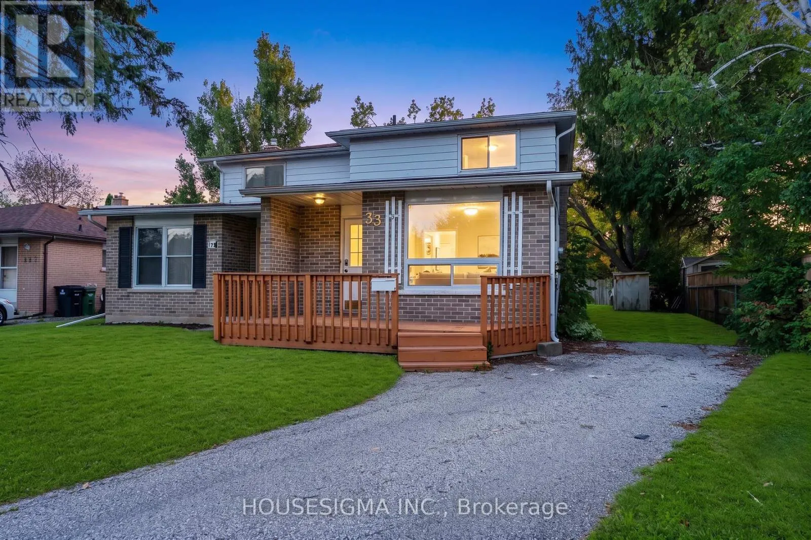 33 COLLEGE CRESCENT