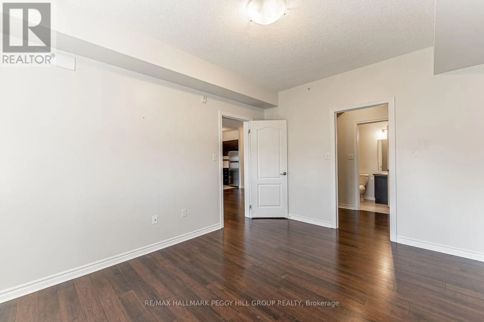 305 - 45 FERNDALE DRIVE S