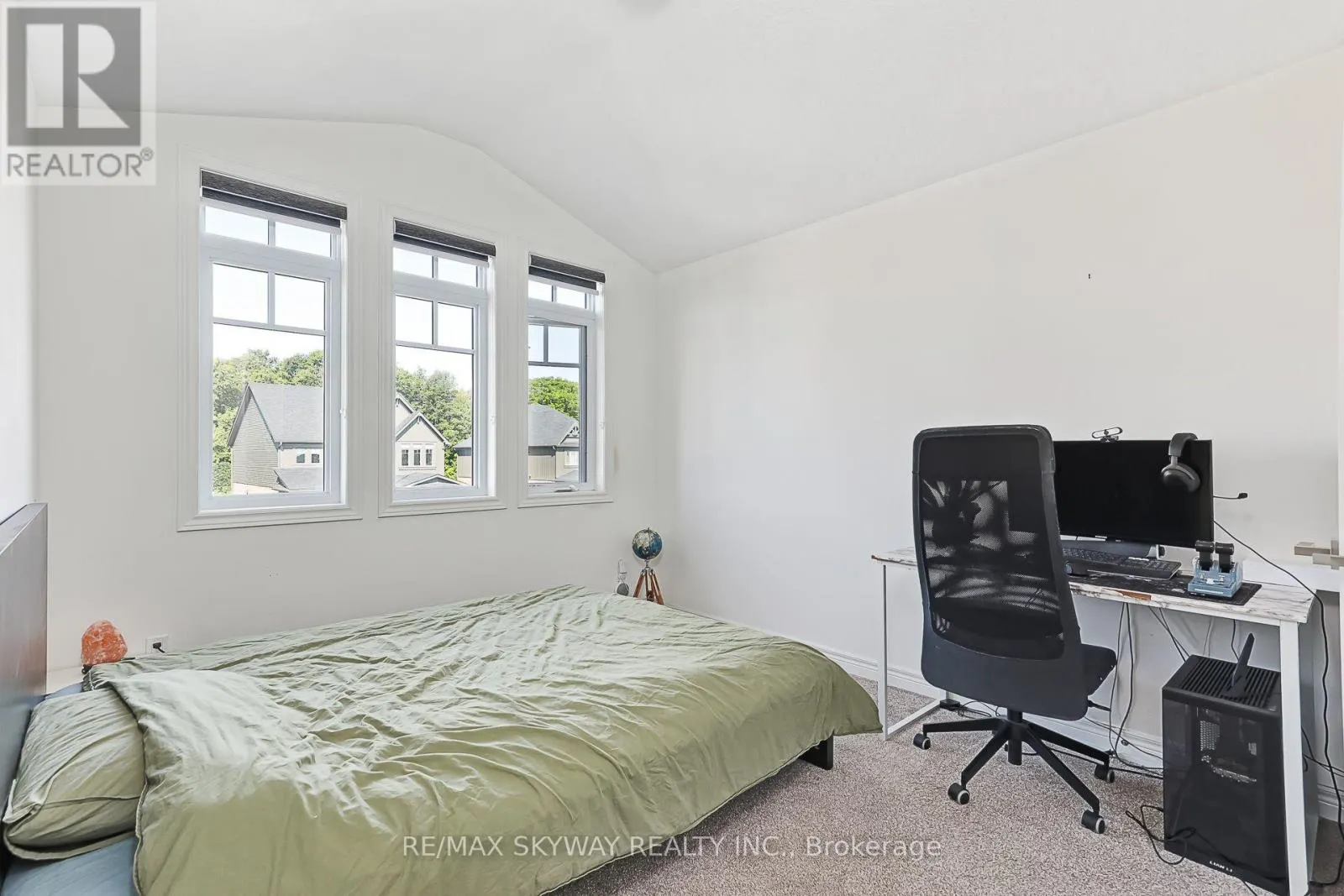103 PLEWES DRIVE W