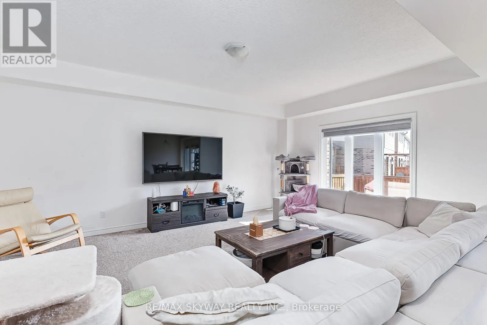 103 PLEWES DRIVE W