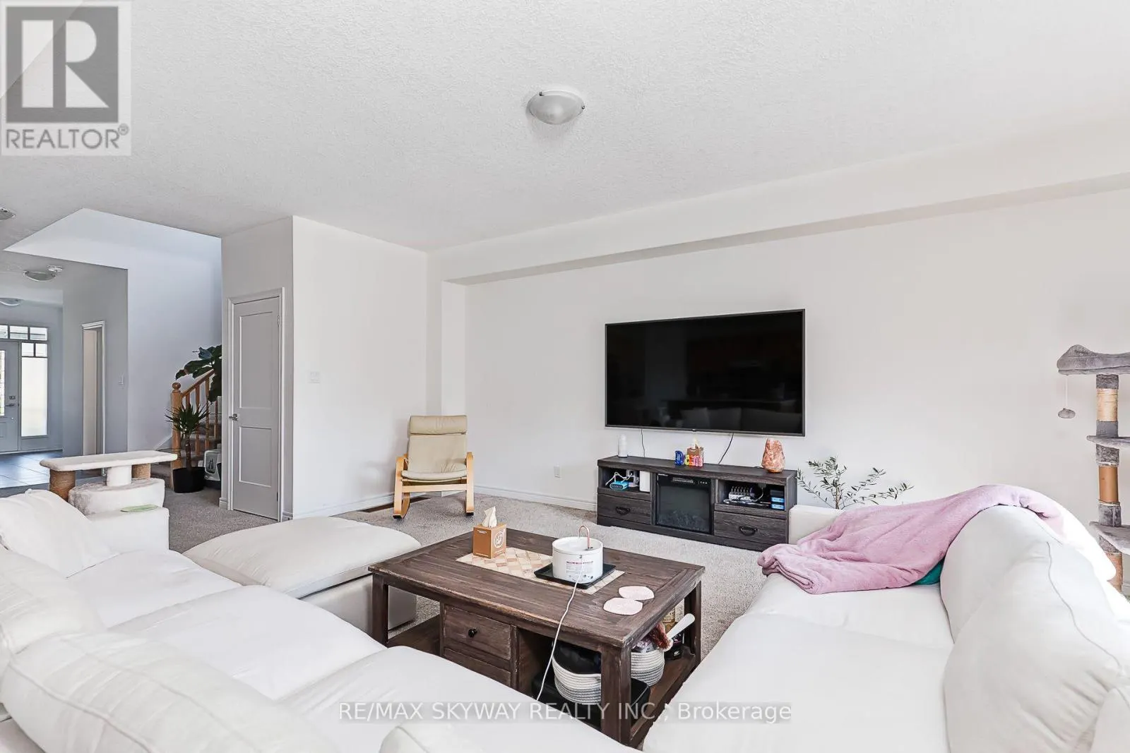 103 PLEWES DRIVE W