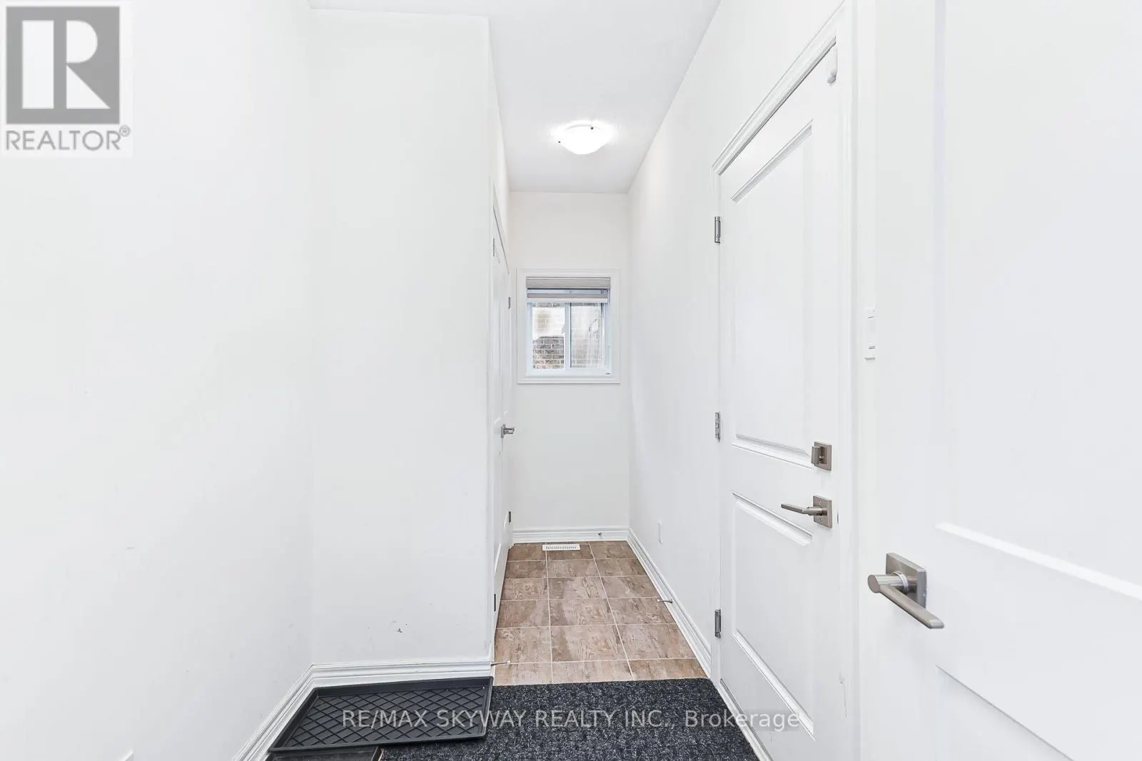103 PLEWES DRIVE W