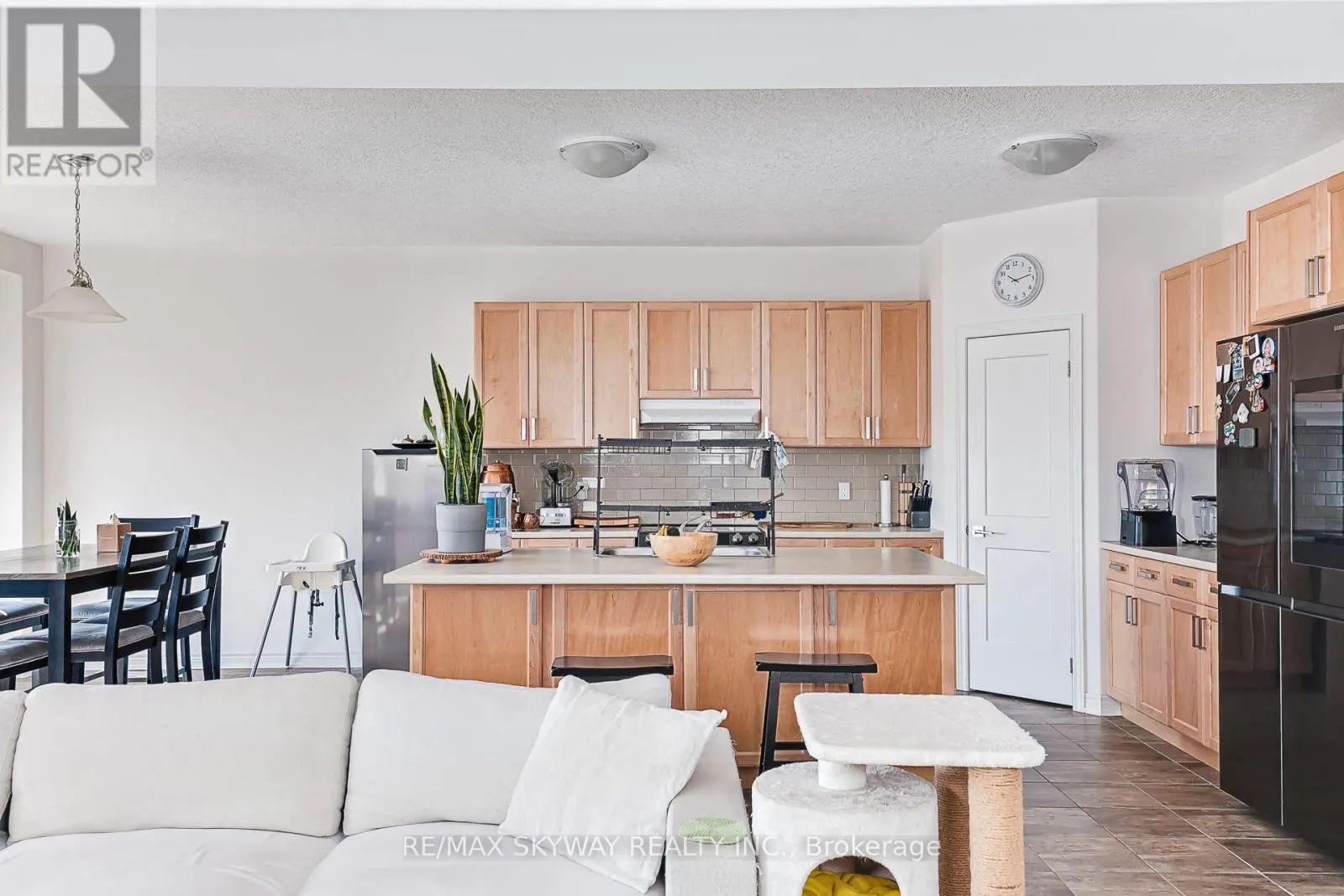 103 PLEWES DRIVE W