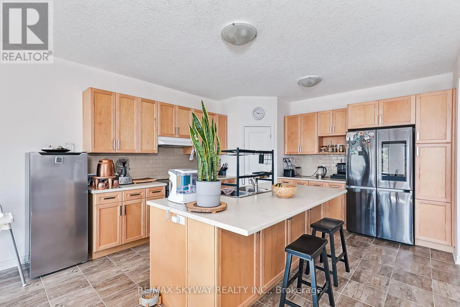 103 PLEWES DRIVE W