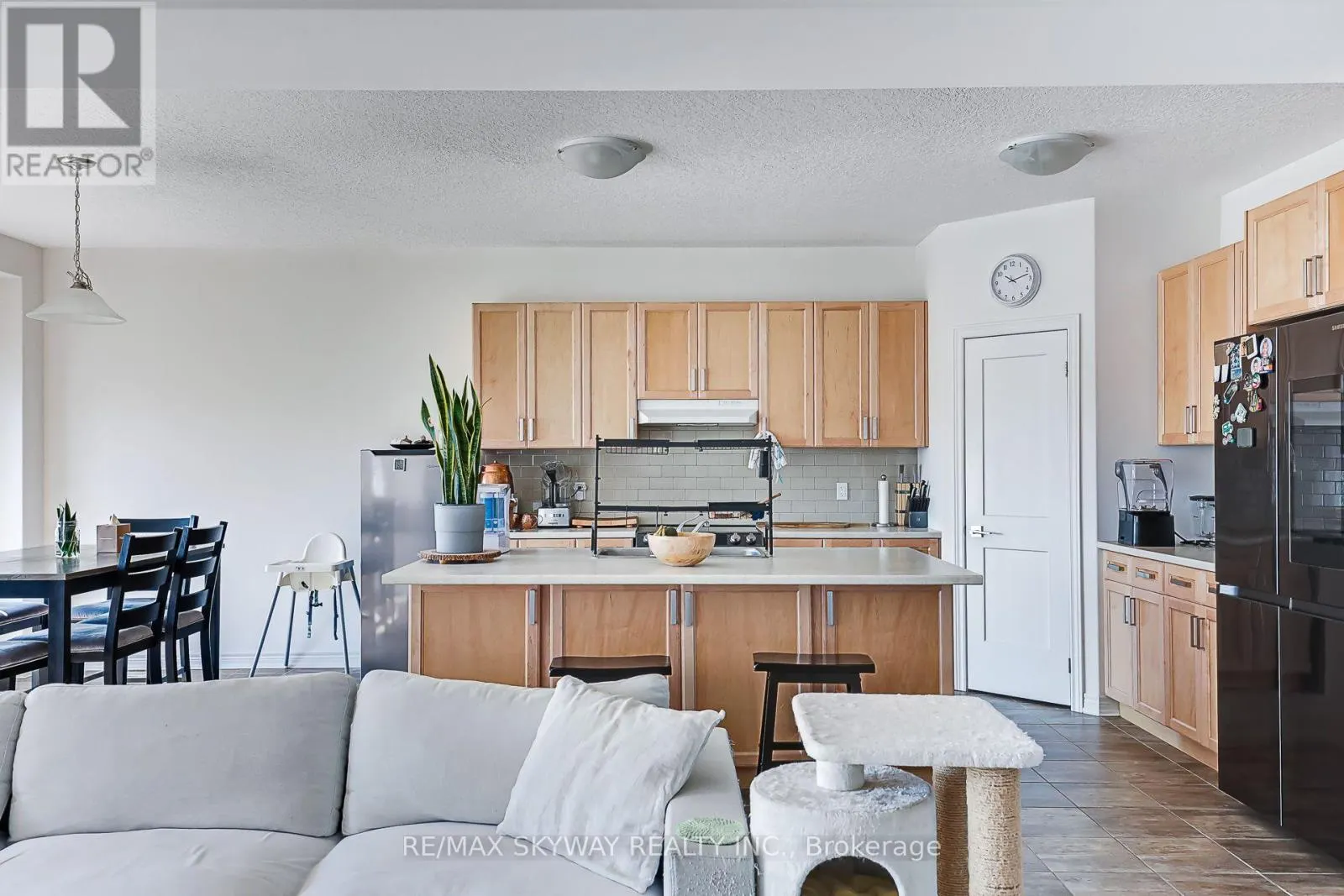 103 PLEWES DRIVE W