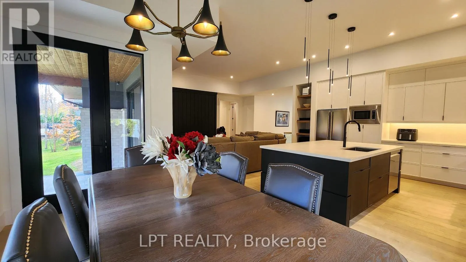 15 BYERS STREET