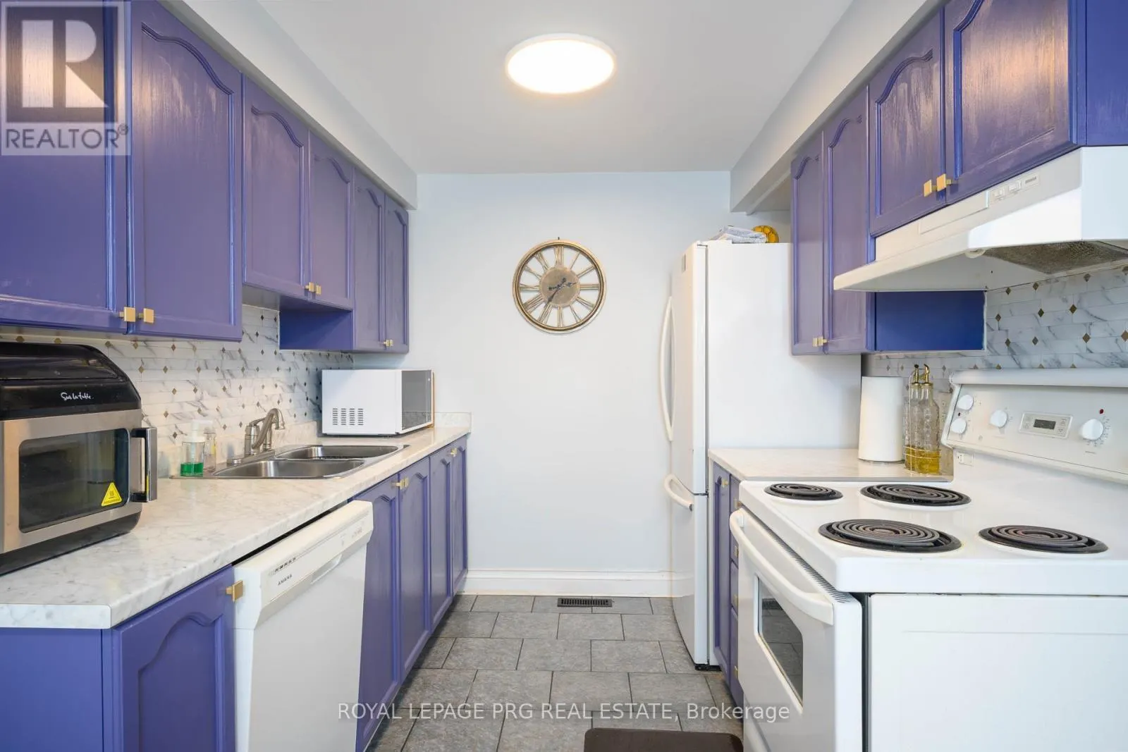97 NATHAN CRESCENT