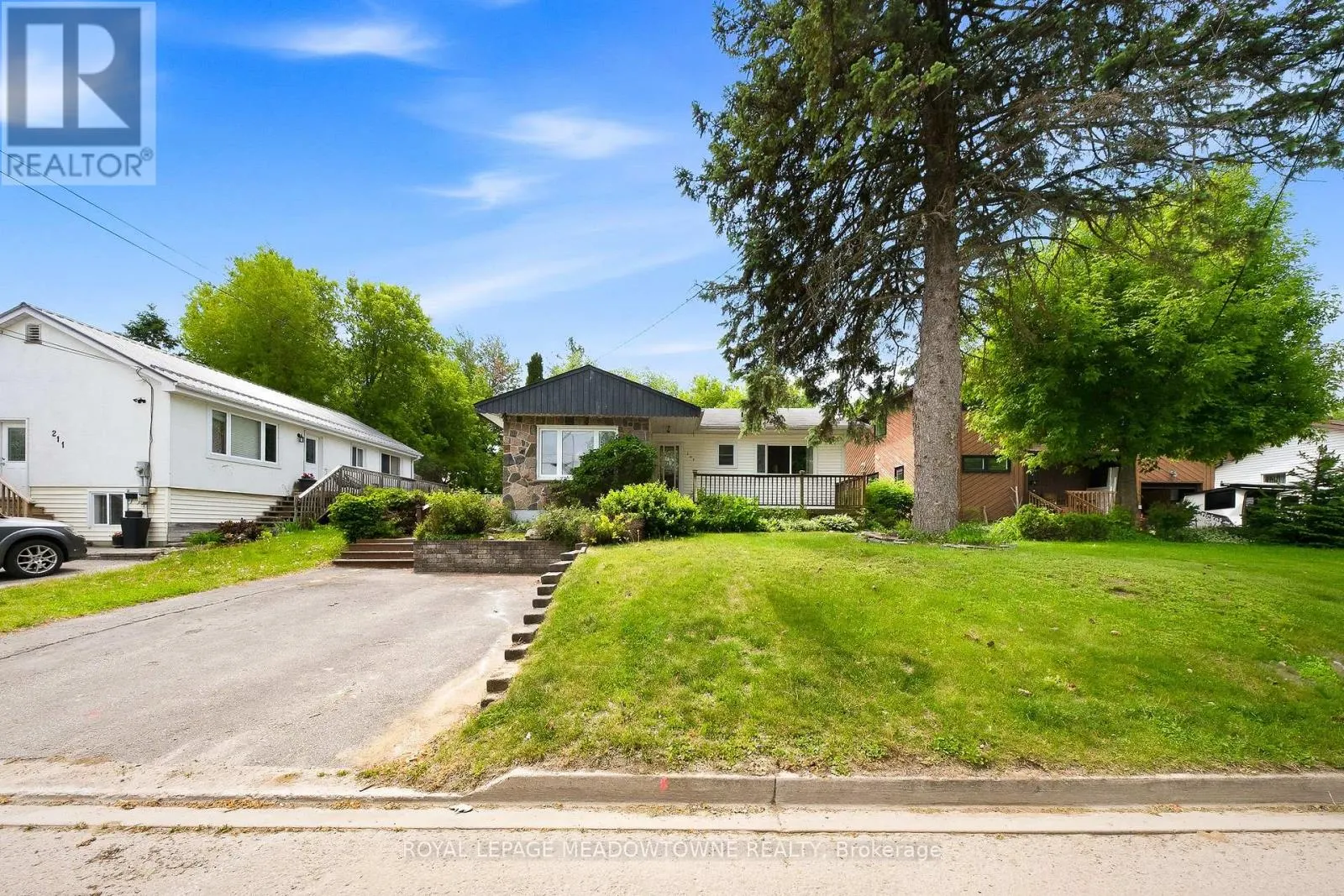 209 CLIFF ROAD