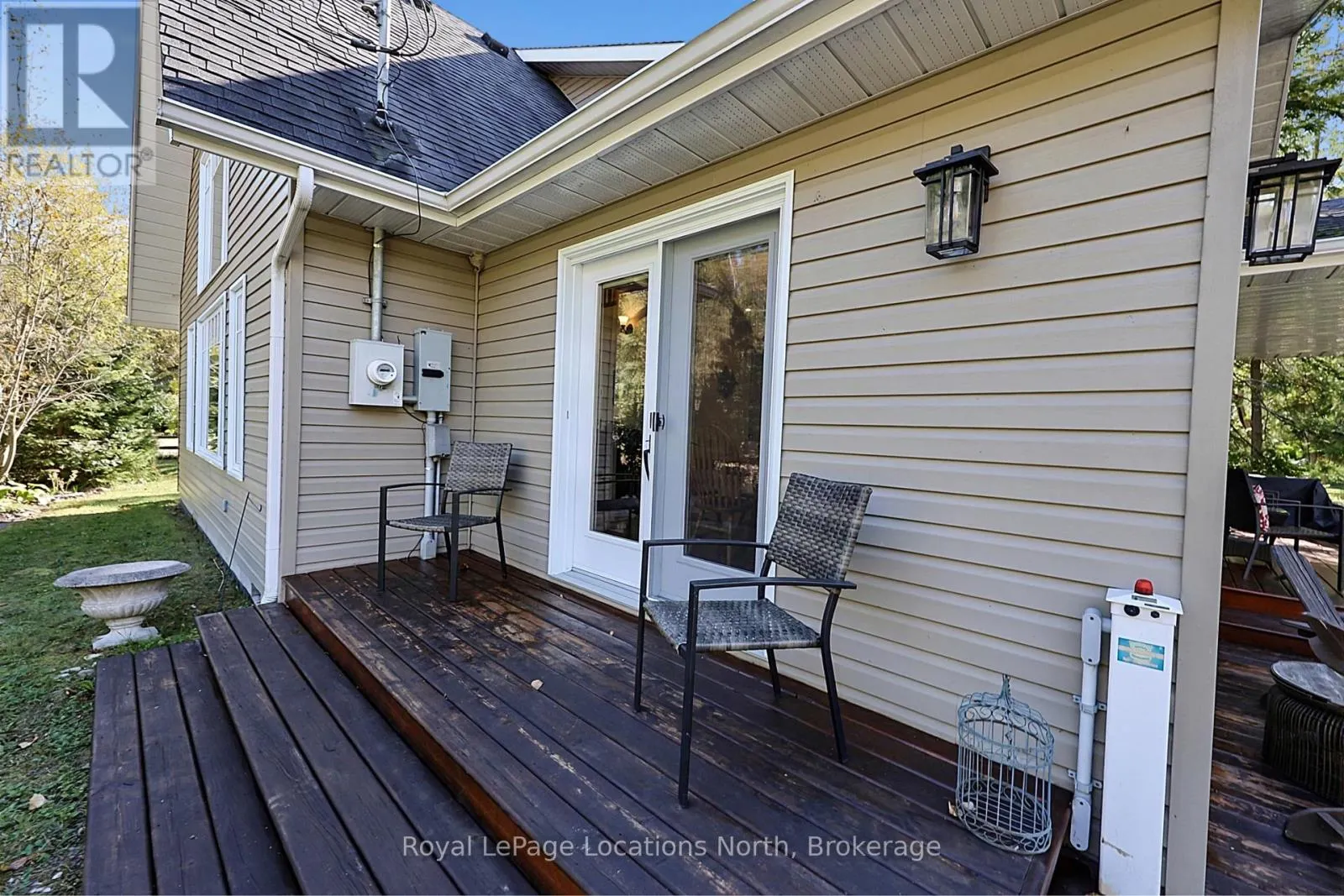 1 MOORE AVENUE