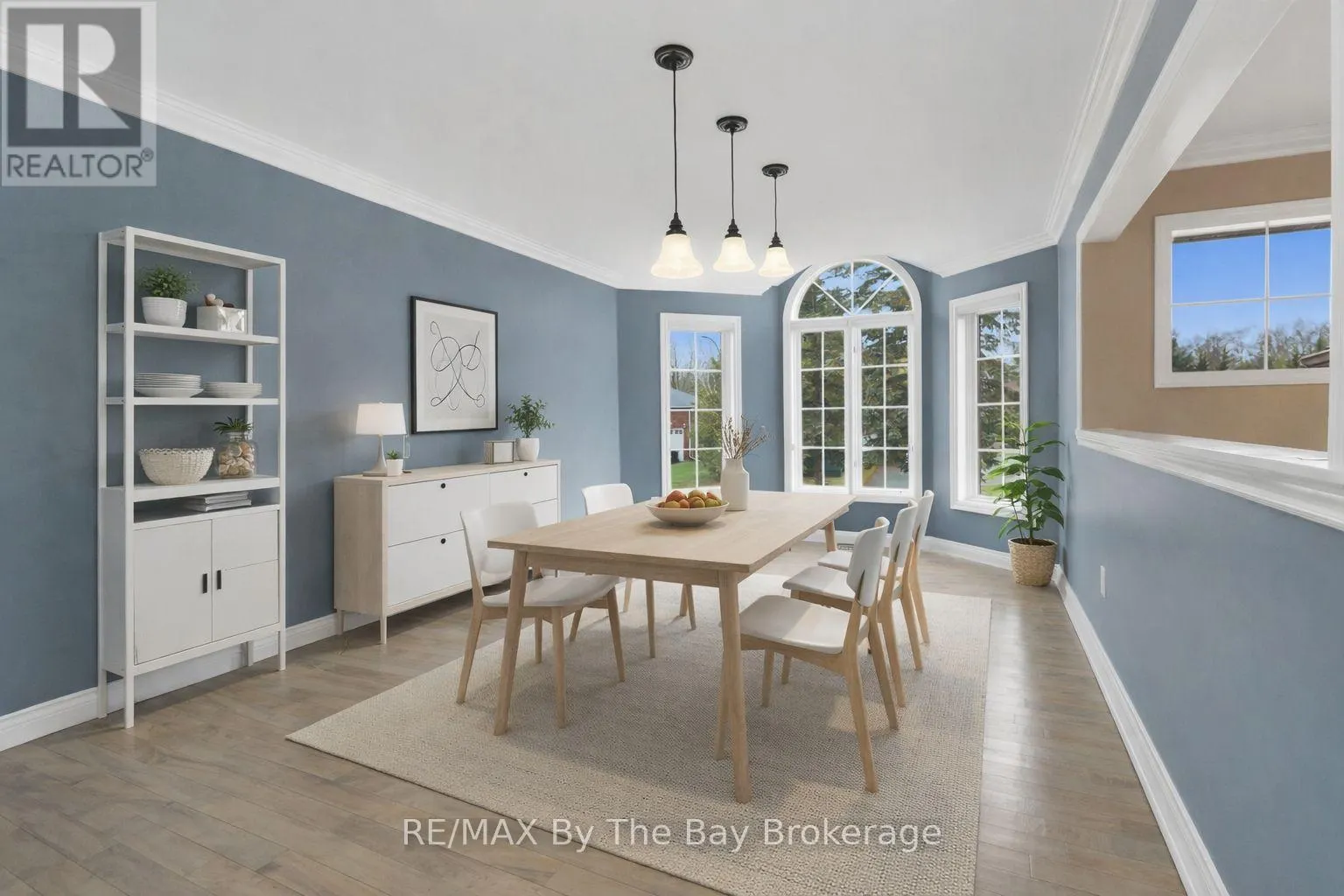 70 FAIRWAY CRESCENT