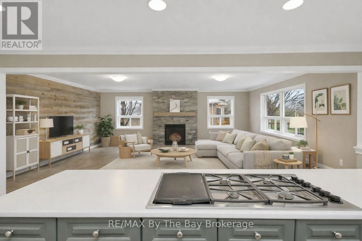 70 FAIRWAY CRESCENT