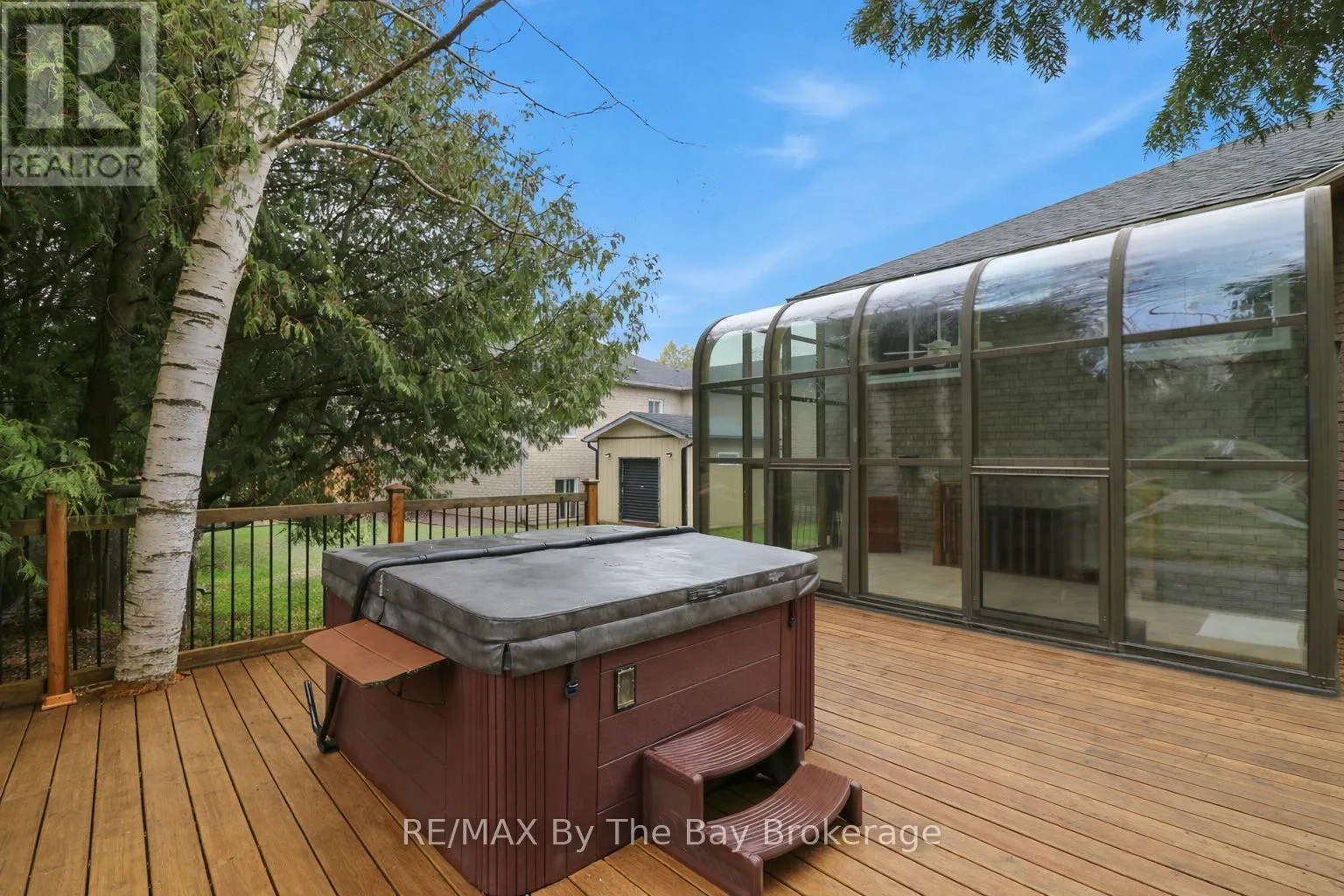 70 FAIRWAY CRESCENT