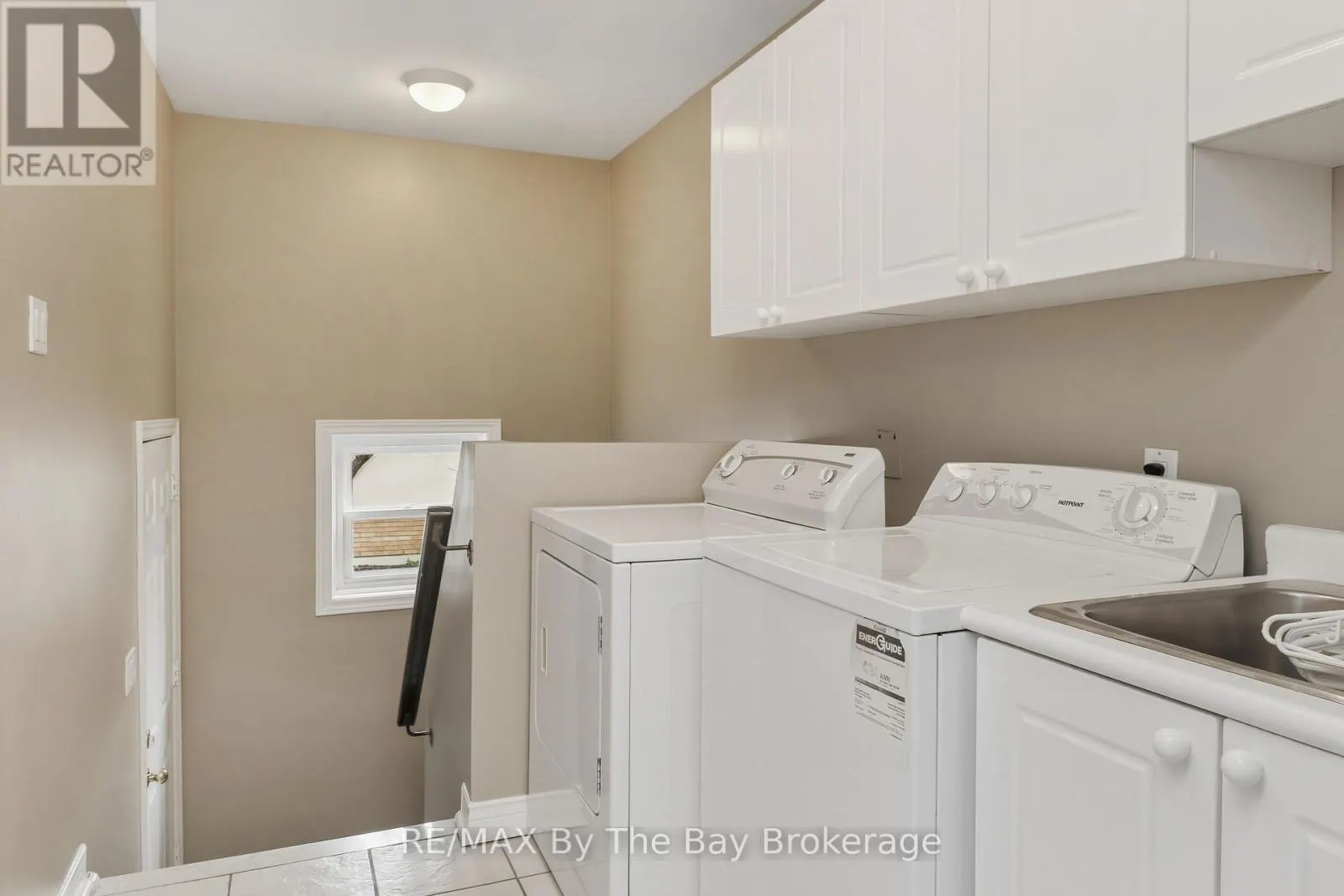 70 FAIRWAY CRESCENT