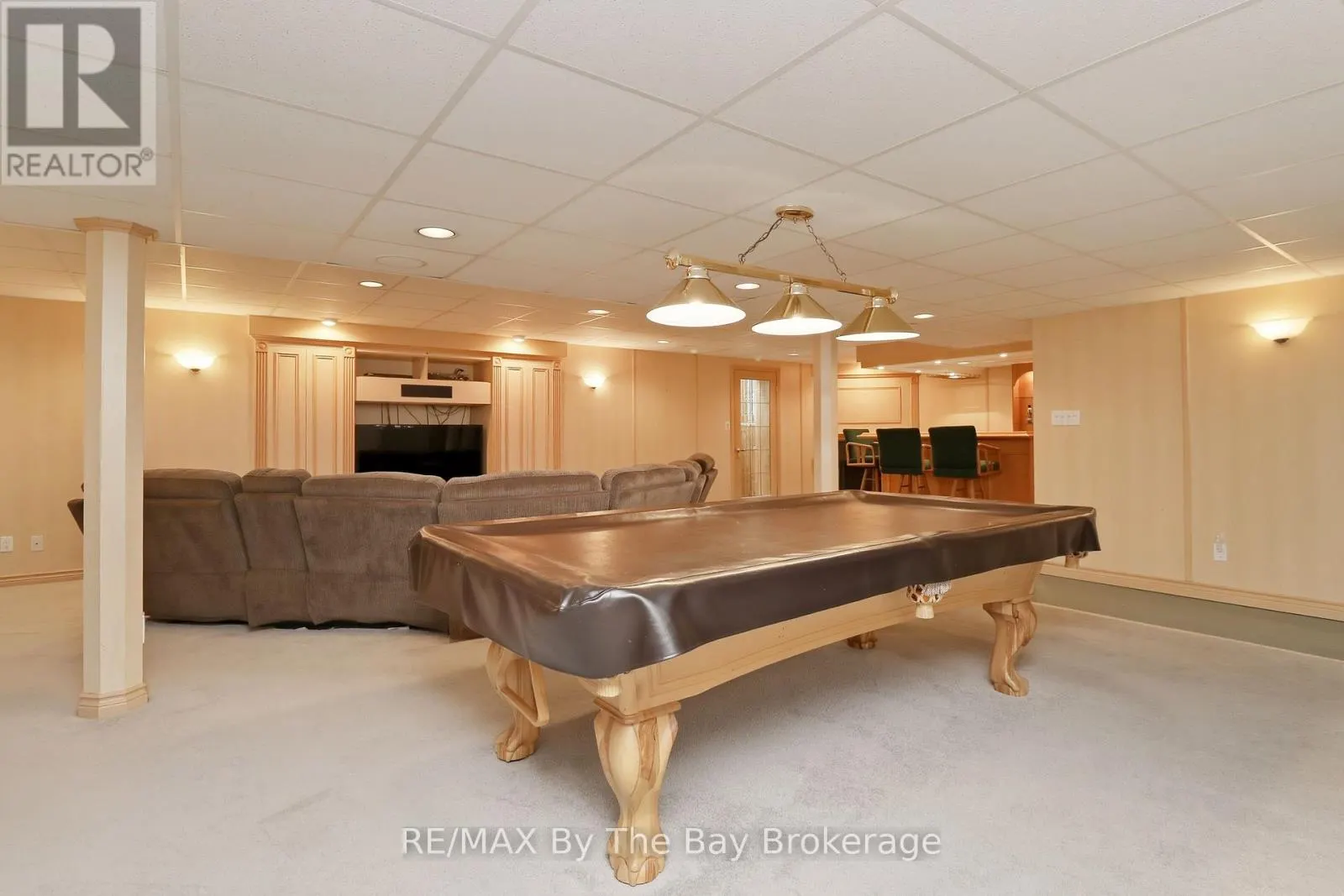 70 FAIRWAY CRESCENT