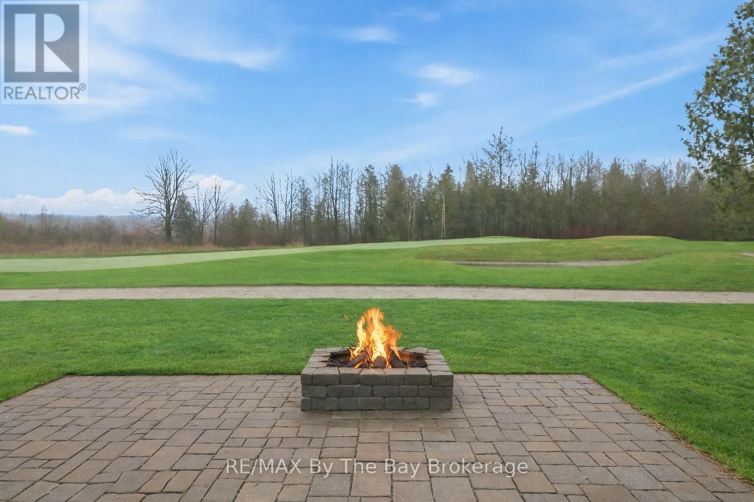 70 FAIRWAY CRESCENT