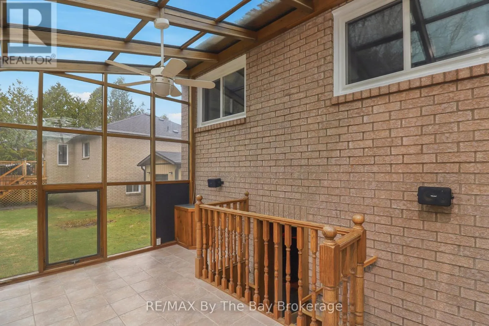 70 FAIRWAY CRESCENT