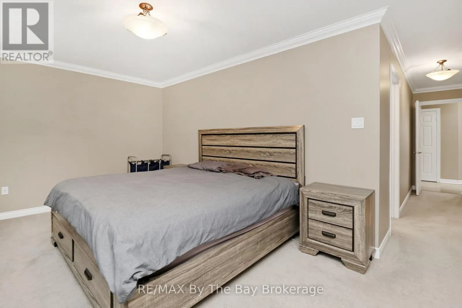 70 FAIRWAY CRESCENT