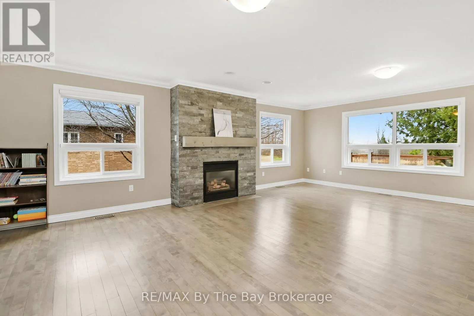 70 FAIRWAY CRESCENT