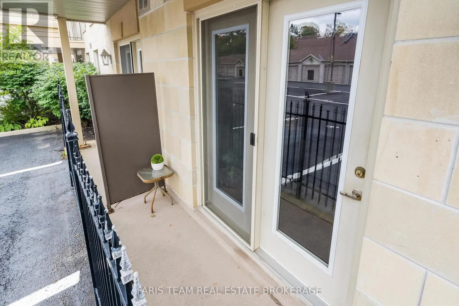 110 - 486 LACLIE STREET