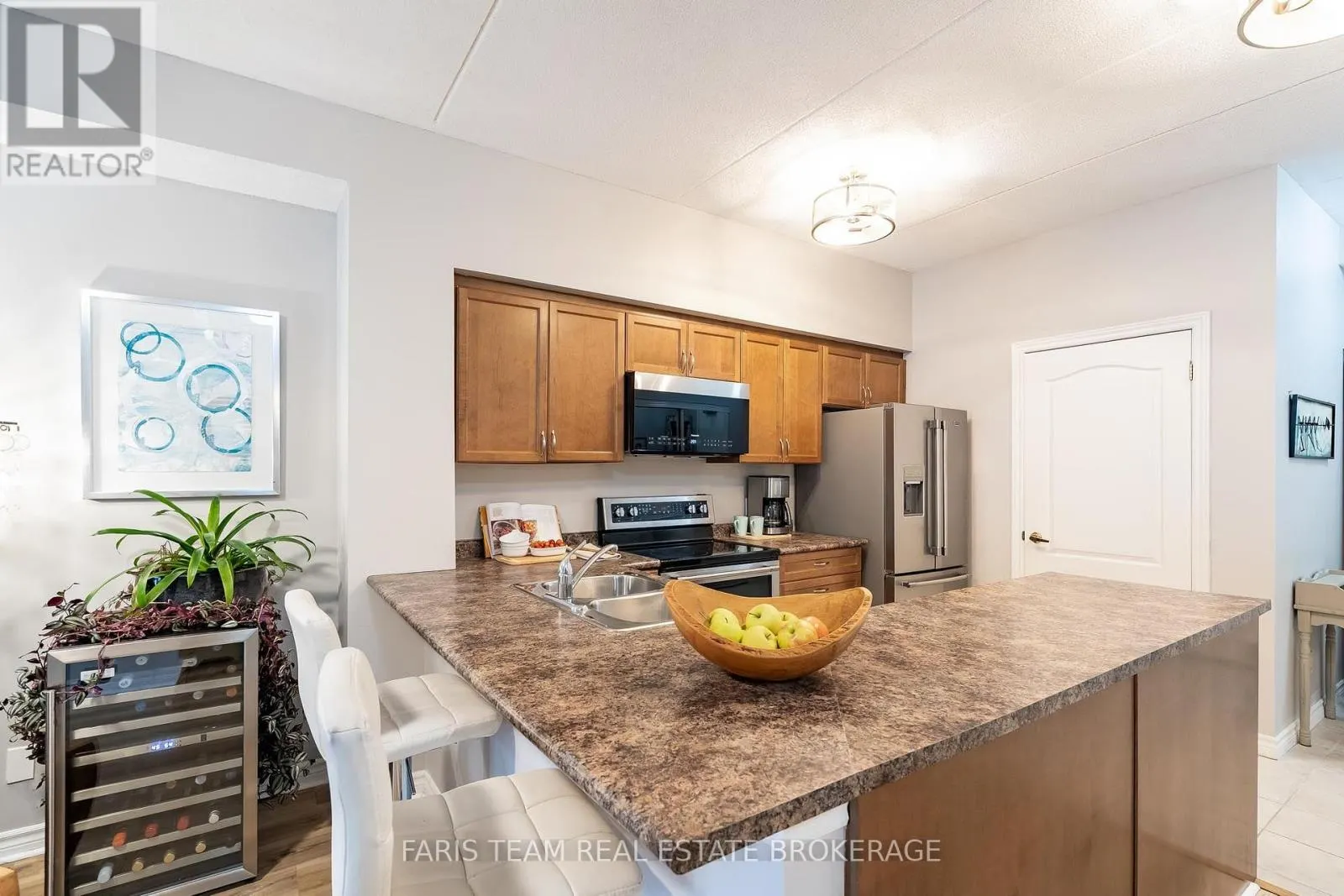 110 - 486 LACLIE STREET